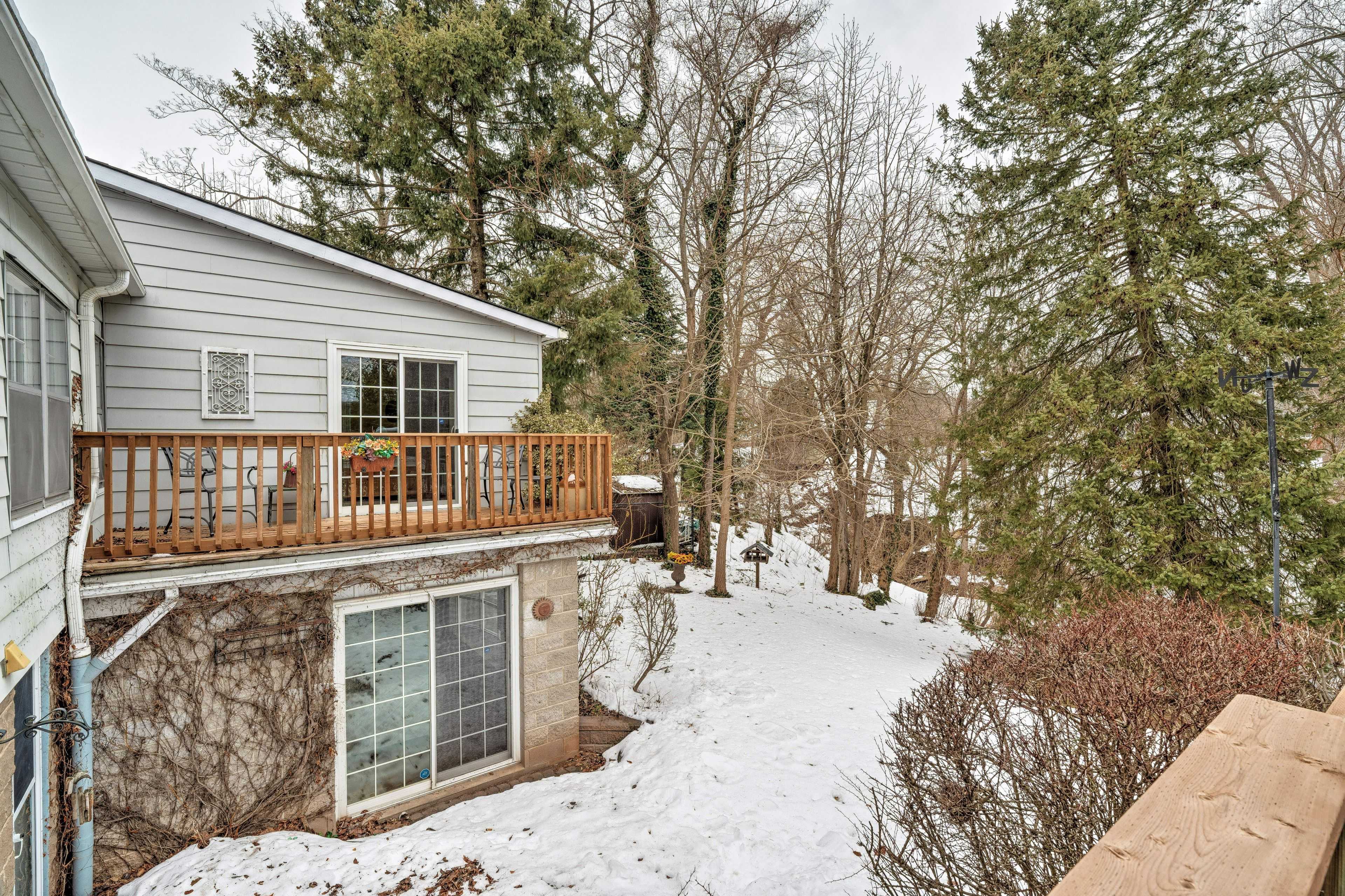 Burlington, ON L7T 2L1,847 FOREST GLEN AVE