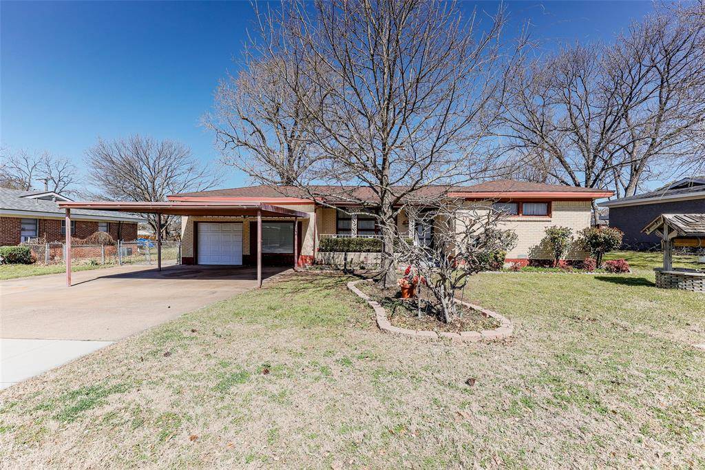 Bedford, TX 76022,205 Bedford Court E