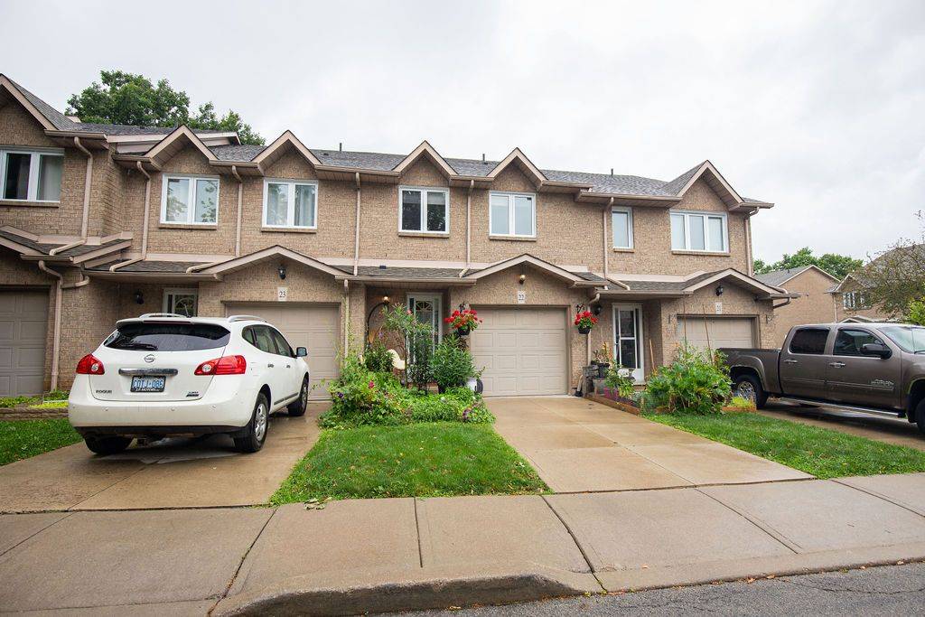 Hamilton, ON L9B 2R9,1809 Upper Wentworth ST #22