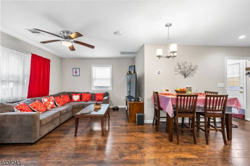 Hopatcong Boro, NJ 07843,22 Roosevelt Trl