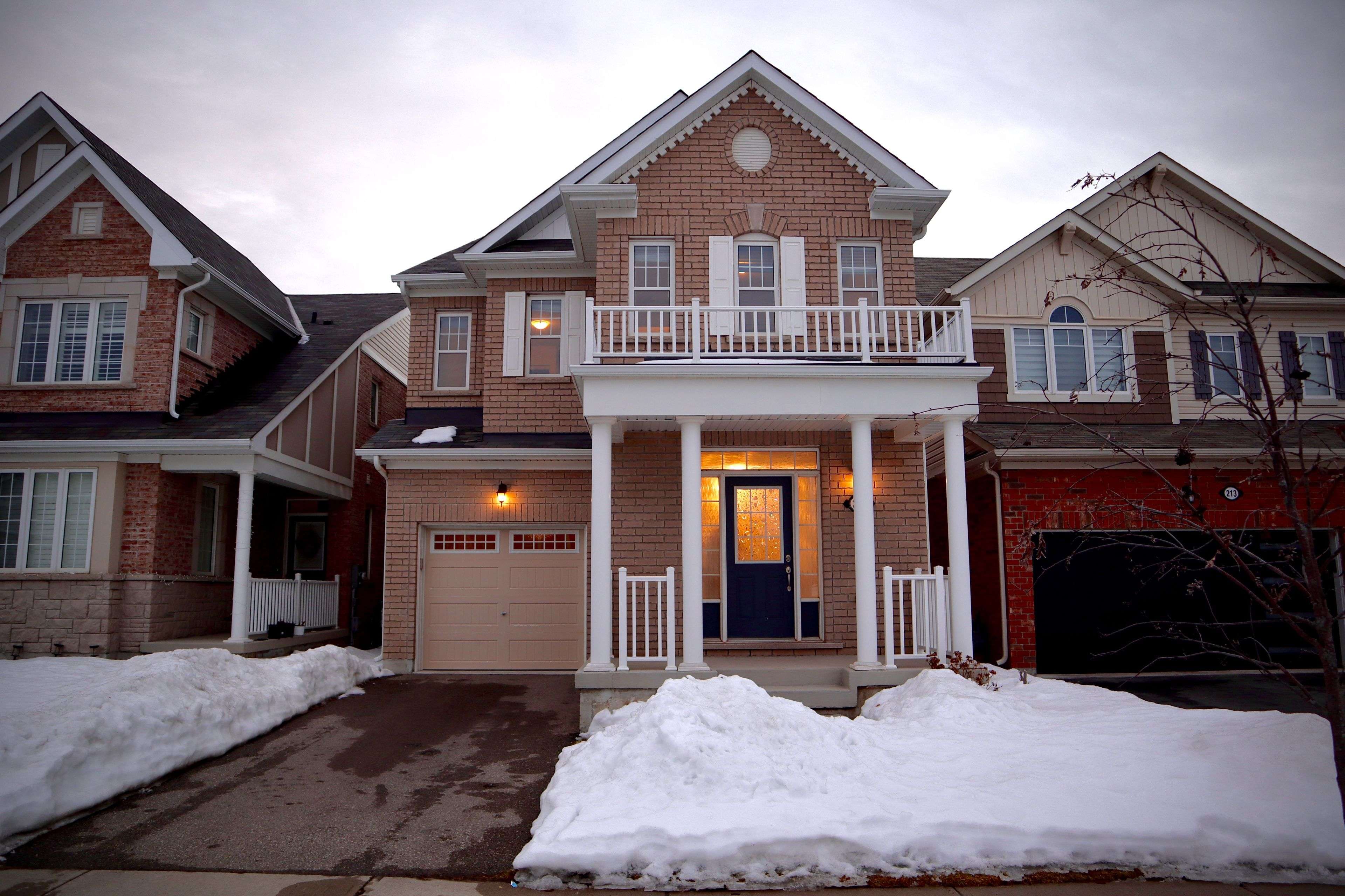 Hamilton, ON L8B 1V5,209 Stillwater CRES