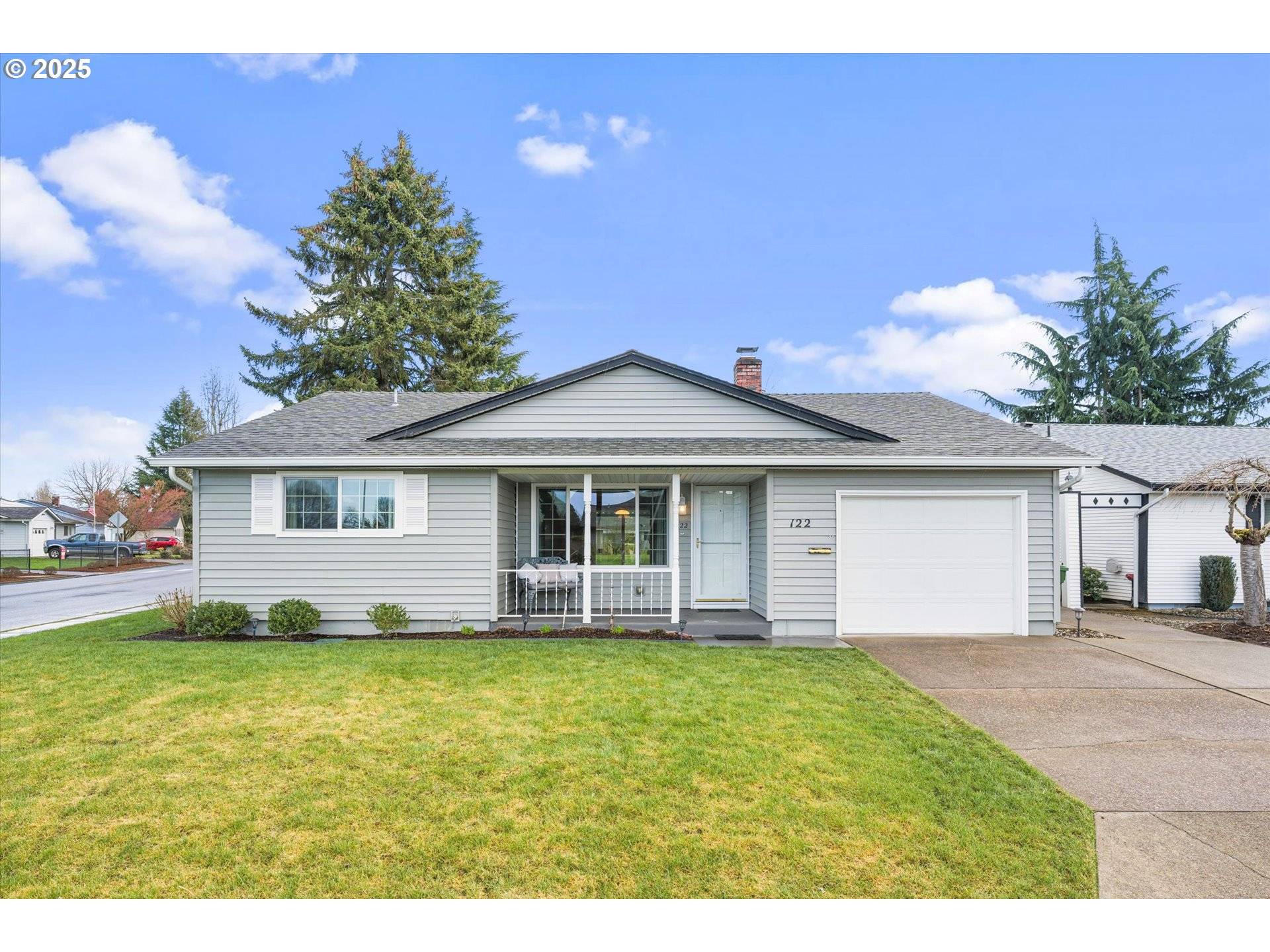 Woodburn, OR 97071,122 E CLACKAMAS CIR