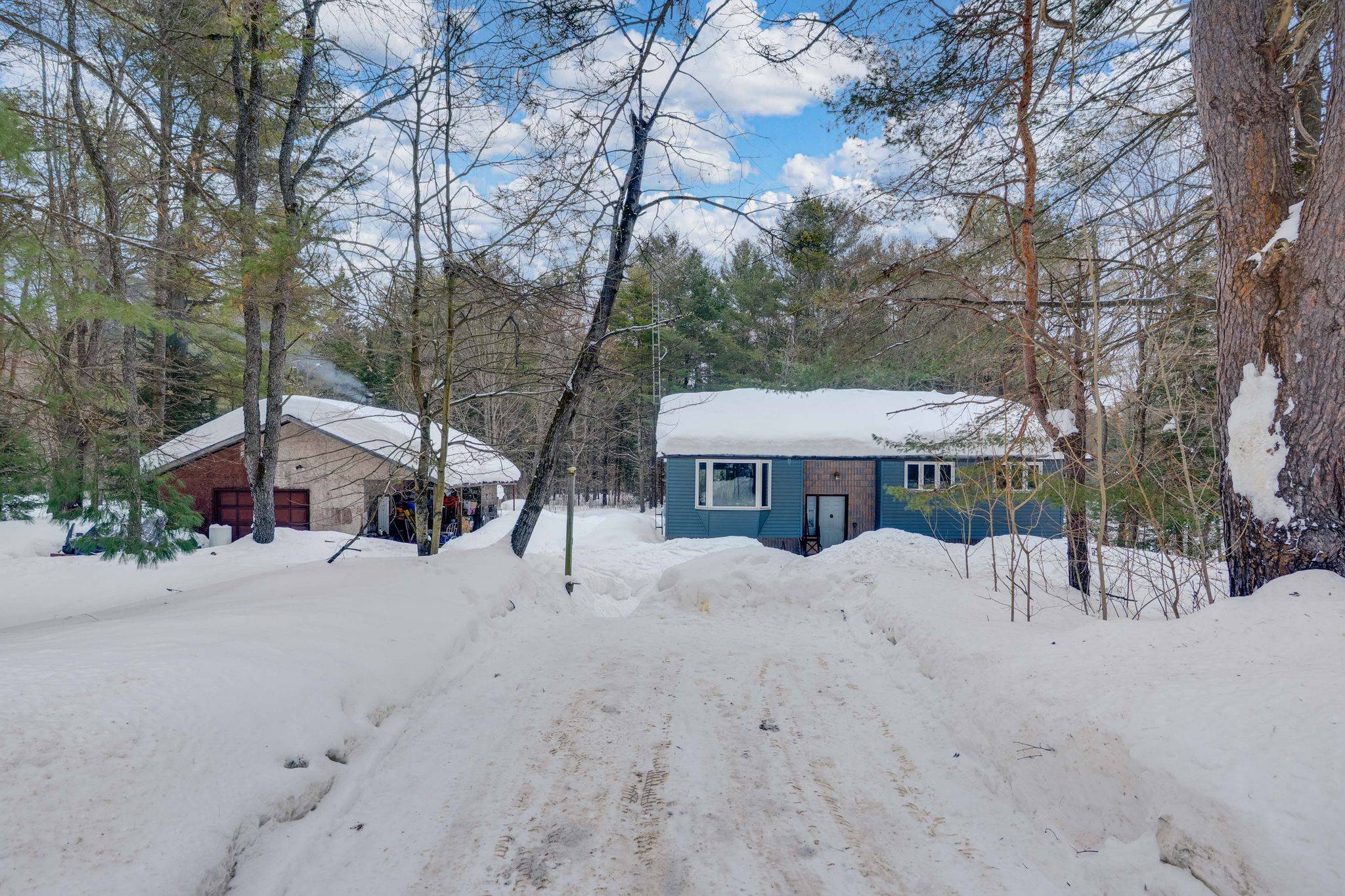 Bracebridge, ON P1L 1X4,1118 Lone Pine DR