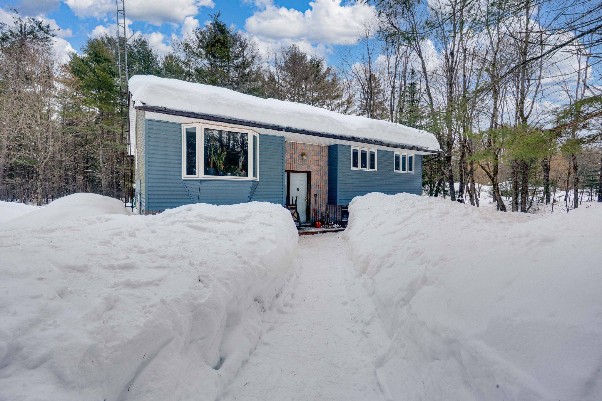 Bracebridge, ON P1L 1X4,1118 Lone Pine DR