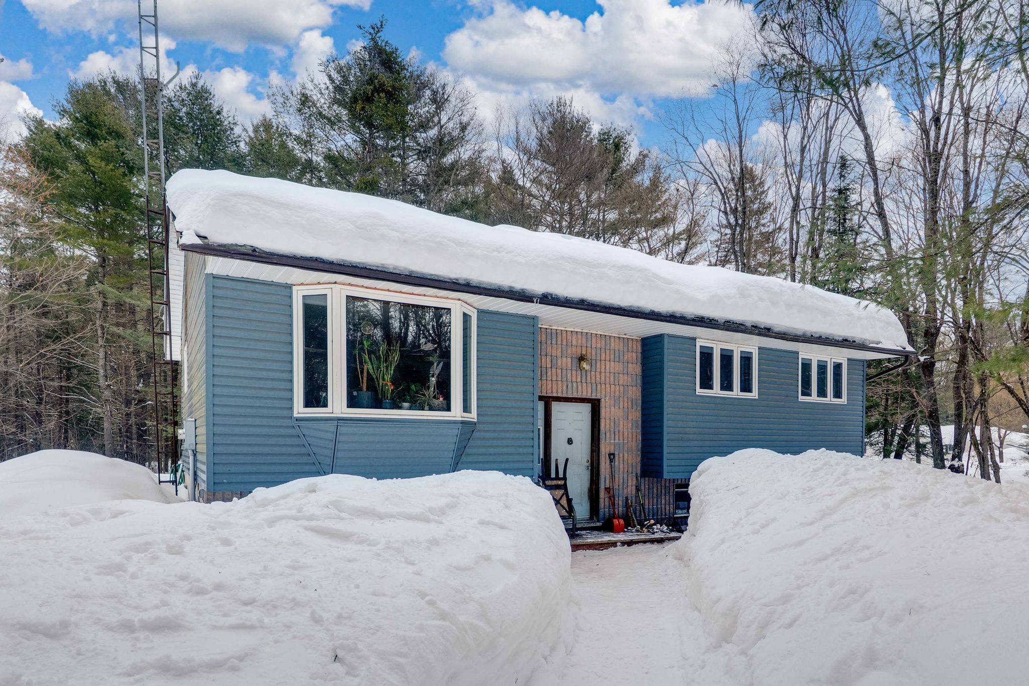 Bracebridge, ON P1L 1X4,1118 Lone Pine DR