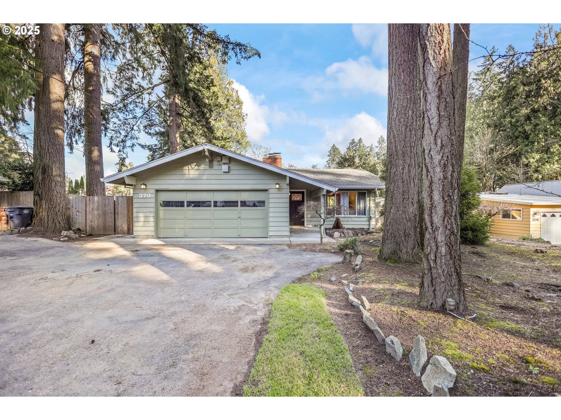 Hillsboro, OR 97123,370 SE 26TH AVE