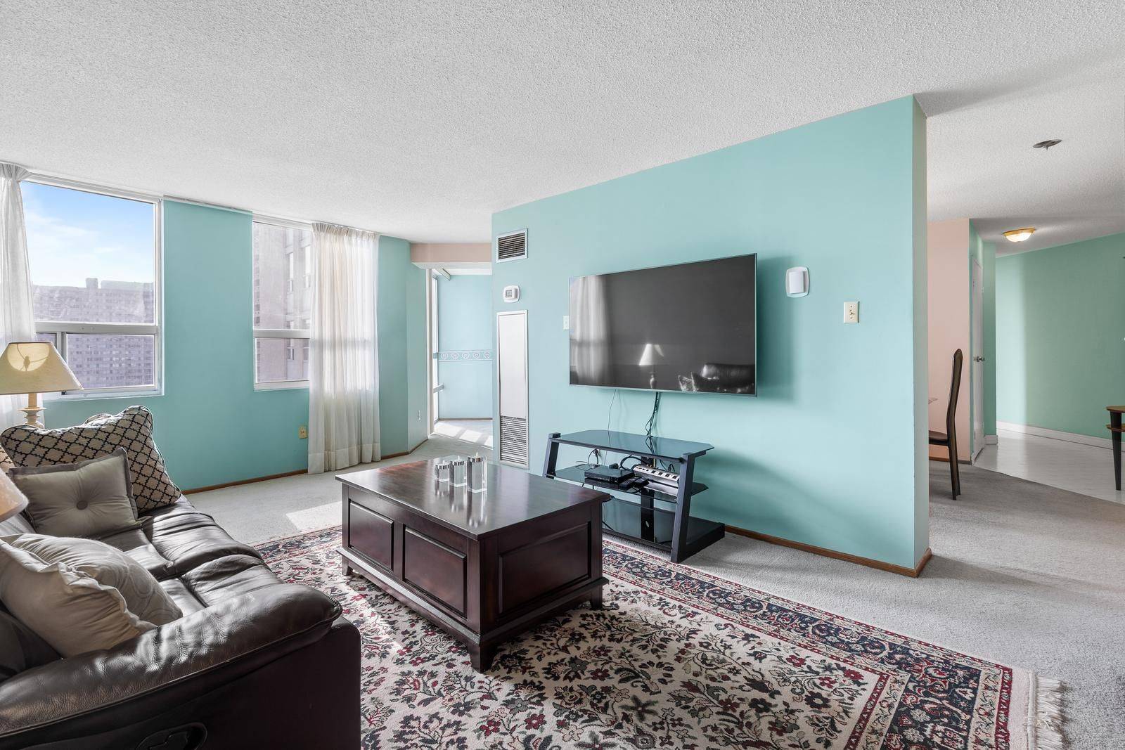 Mississauga, ON L5A 4A1,3650 Kaneff CRES #1002