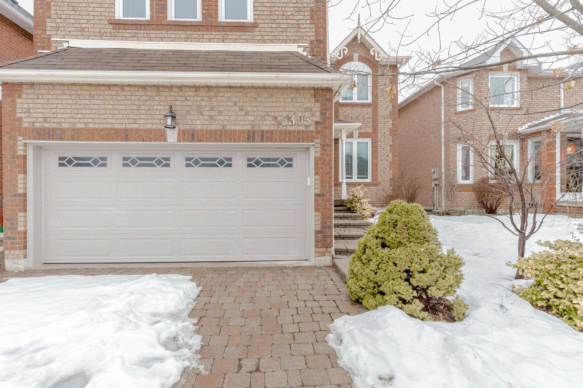 Mississauga, ON L5V 1P7,5393 Fallingbrook DR