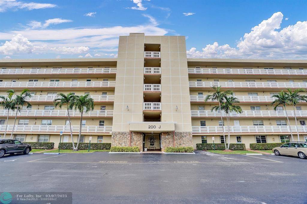 Dania Beach, FL 33004,200 SE 5th Ave  #605