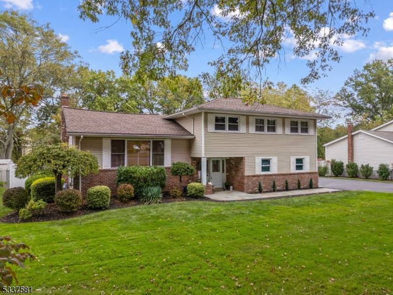 Montville Twp., NJ 07058,20 Gathering Rd