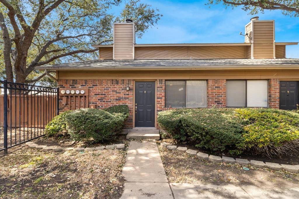 Benbrook, TX 76109,5759 Cedar Creek Drive