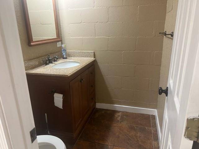 Cleburne, TX 76031,940 E Henderson Street