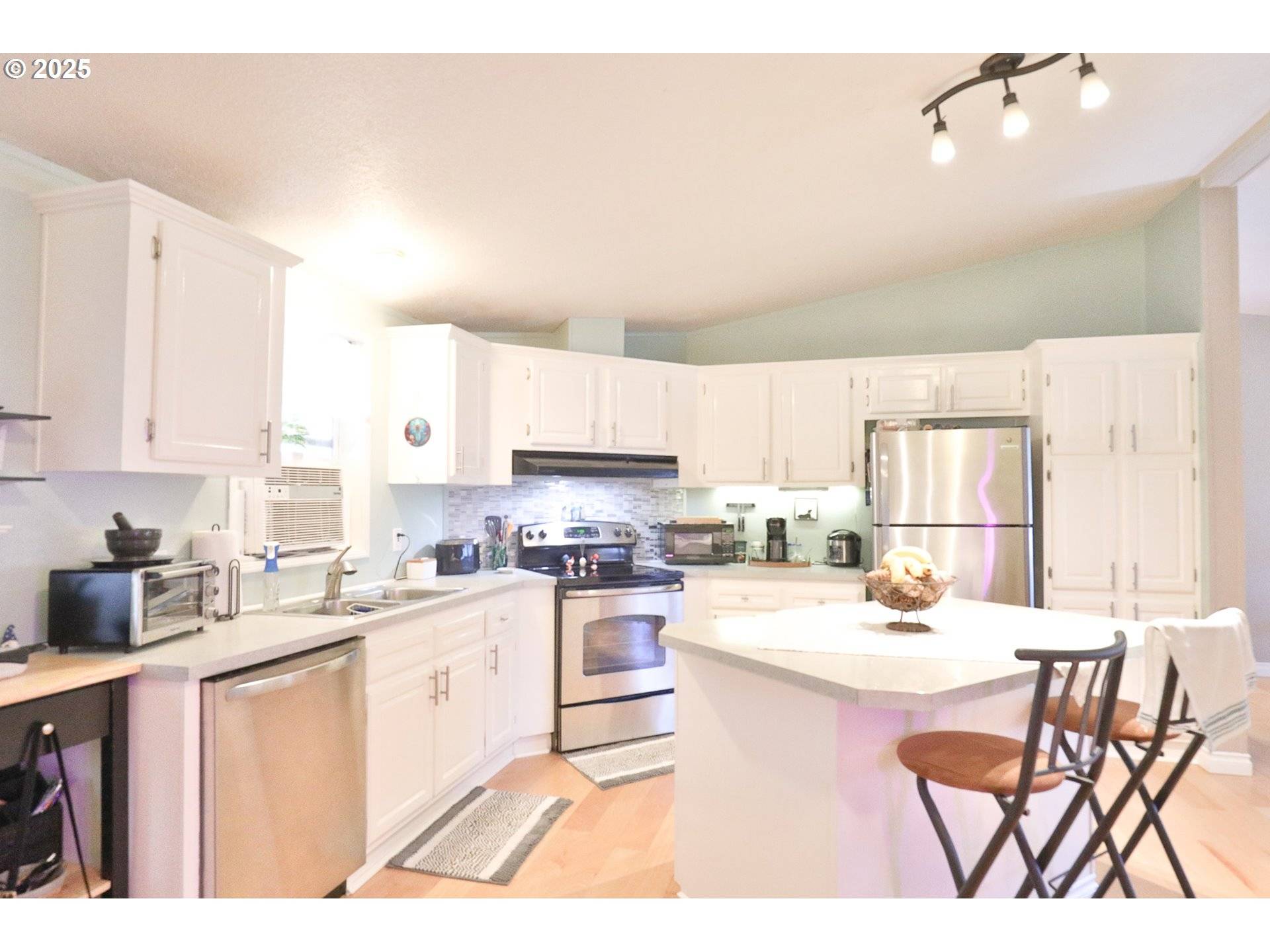 Creswell, OR 97426,700 N MILL ST #45