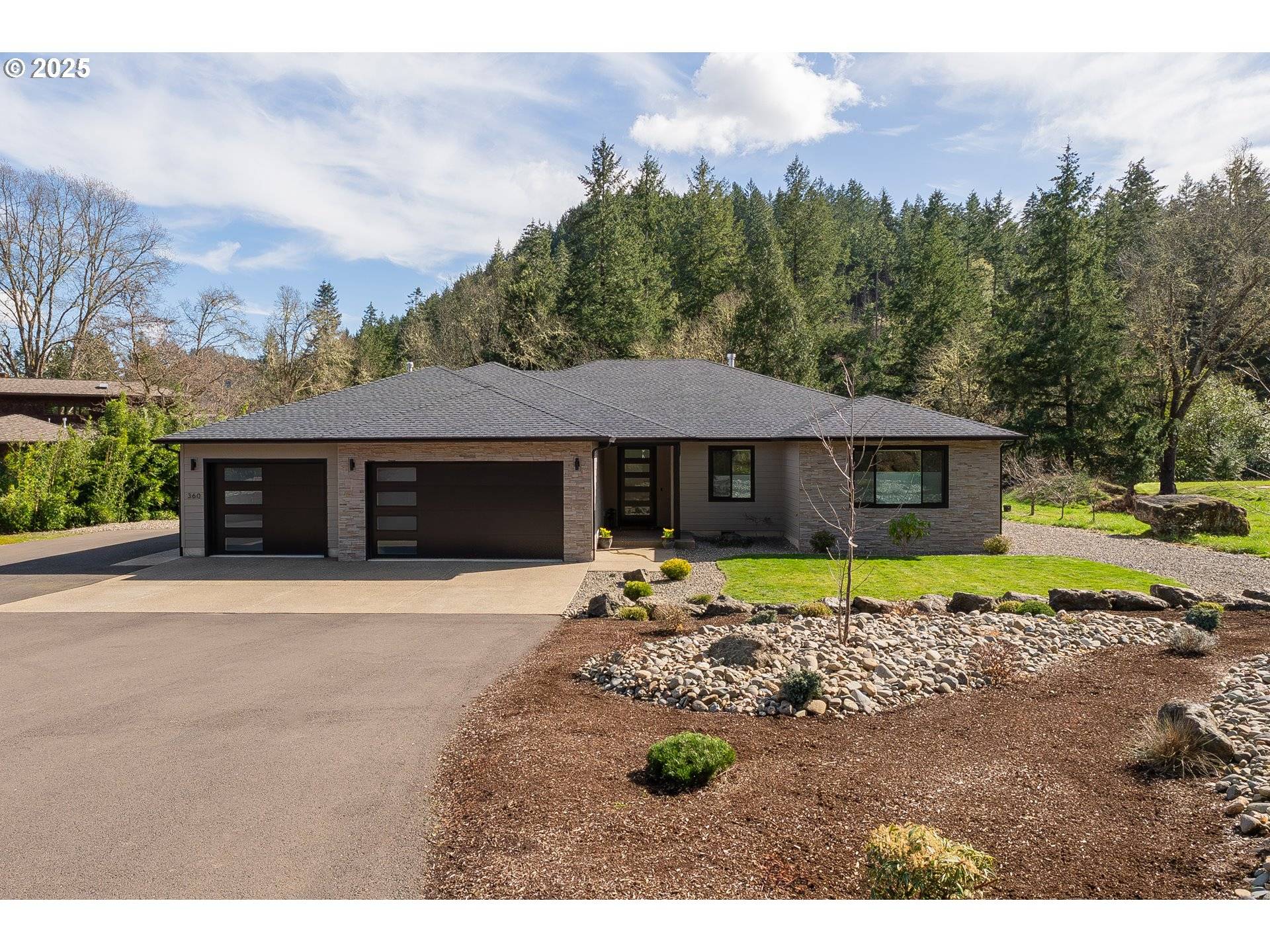 Roseburg, OR 97471,360 CHAMPAGNE CREEK DR