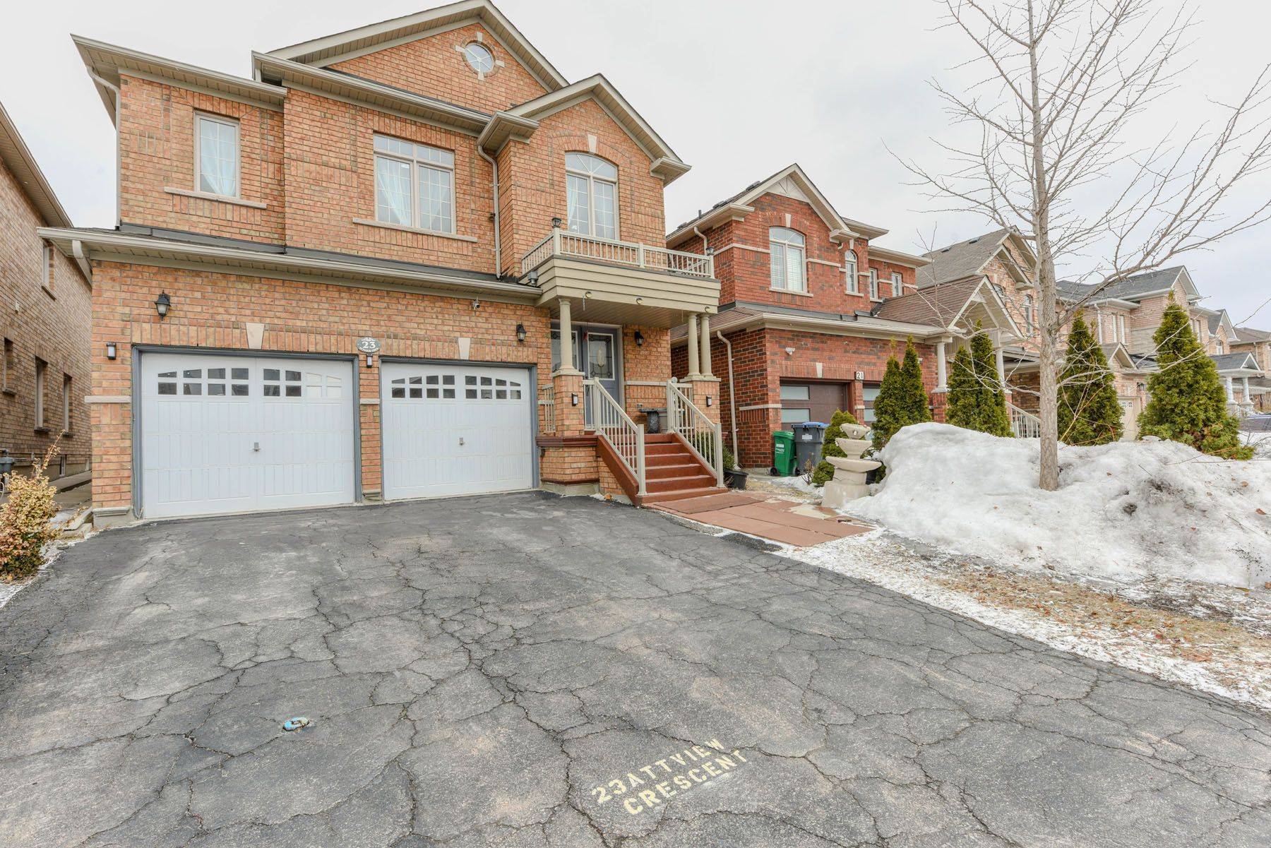 Brampton, ON L6P 2R5,23 Attview CRES