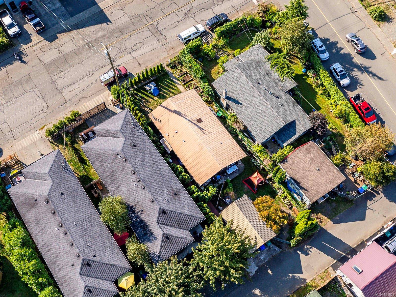 Courtenay, BC V9N 1P1,767 9th St