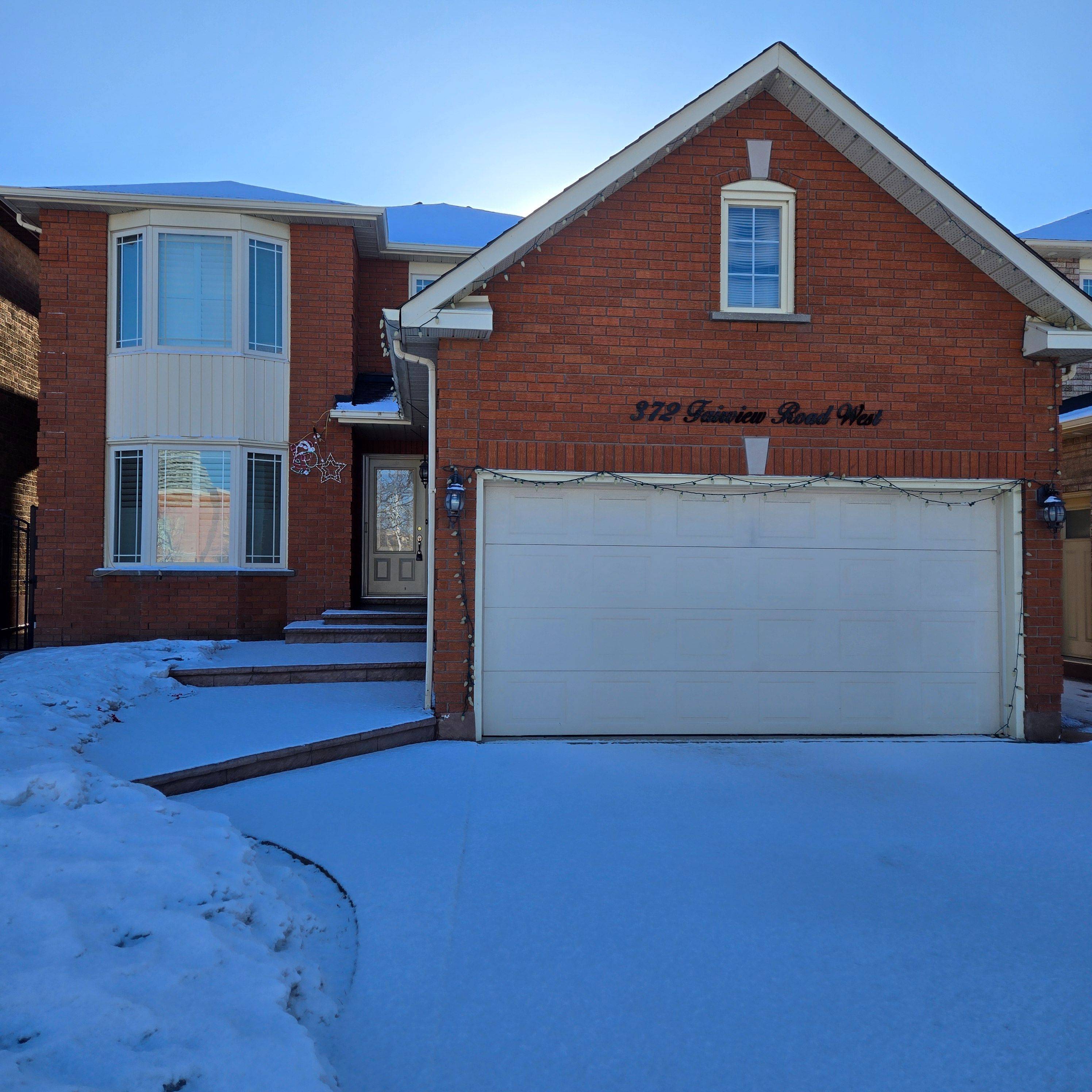 Mississauga, ON L5B 3W5,372 Fairview RD W