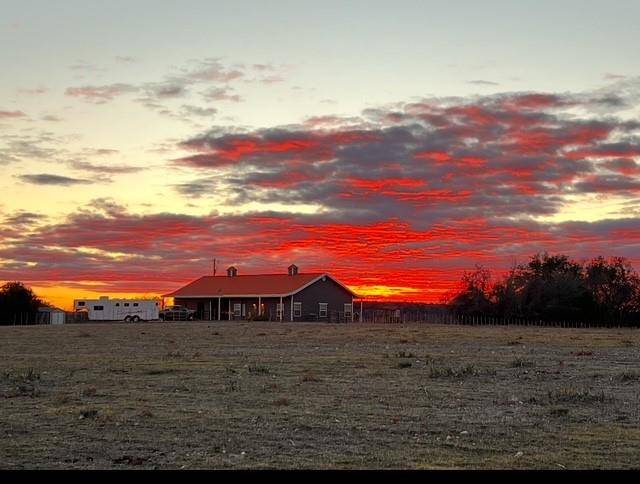 Stephenville, TX 76401,585 Lookout Point