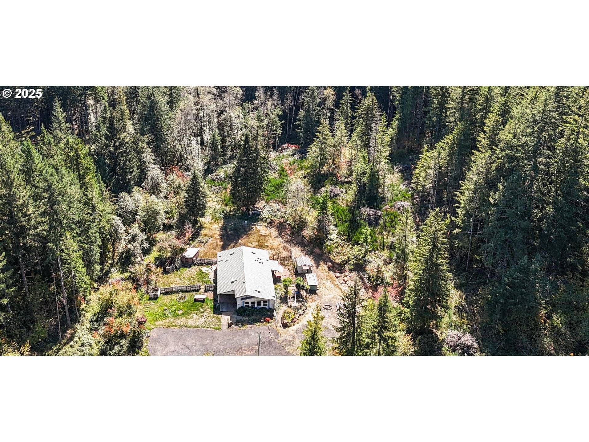 Carson, WA 98610,801 HEMLOCK RD