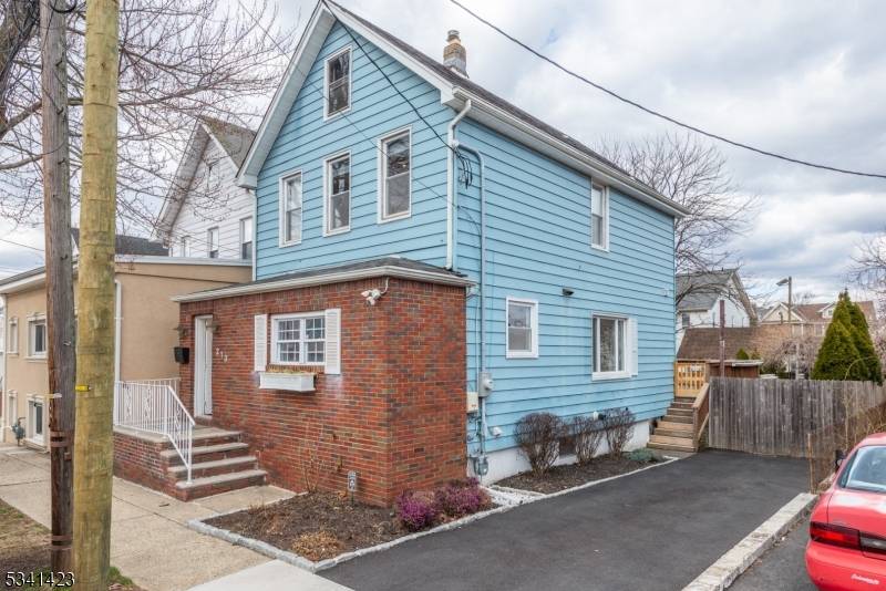 Lyndhurst Twp., NJ 07071,213 Summit Ave