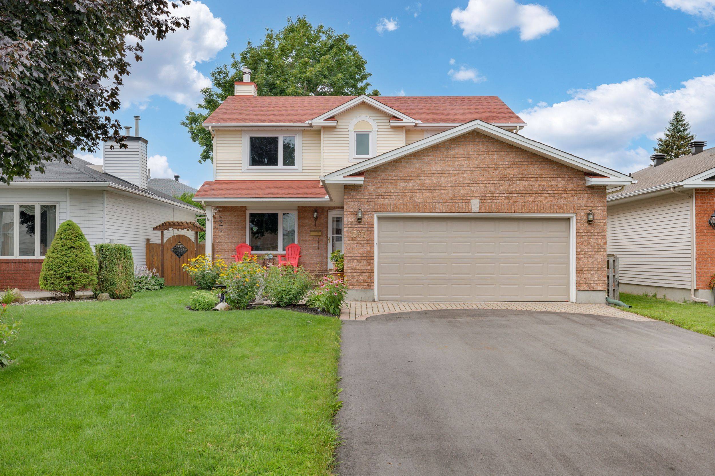 Orleans - Cumberland And Area, ON K1E 3X3,1367 CARAVEL CRES N