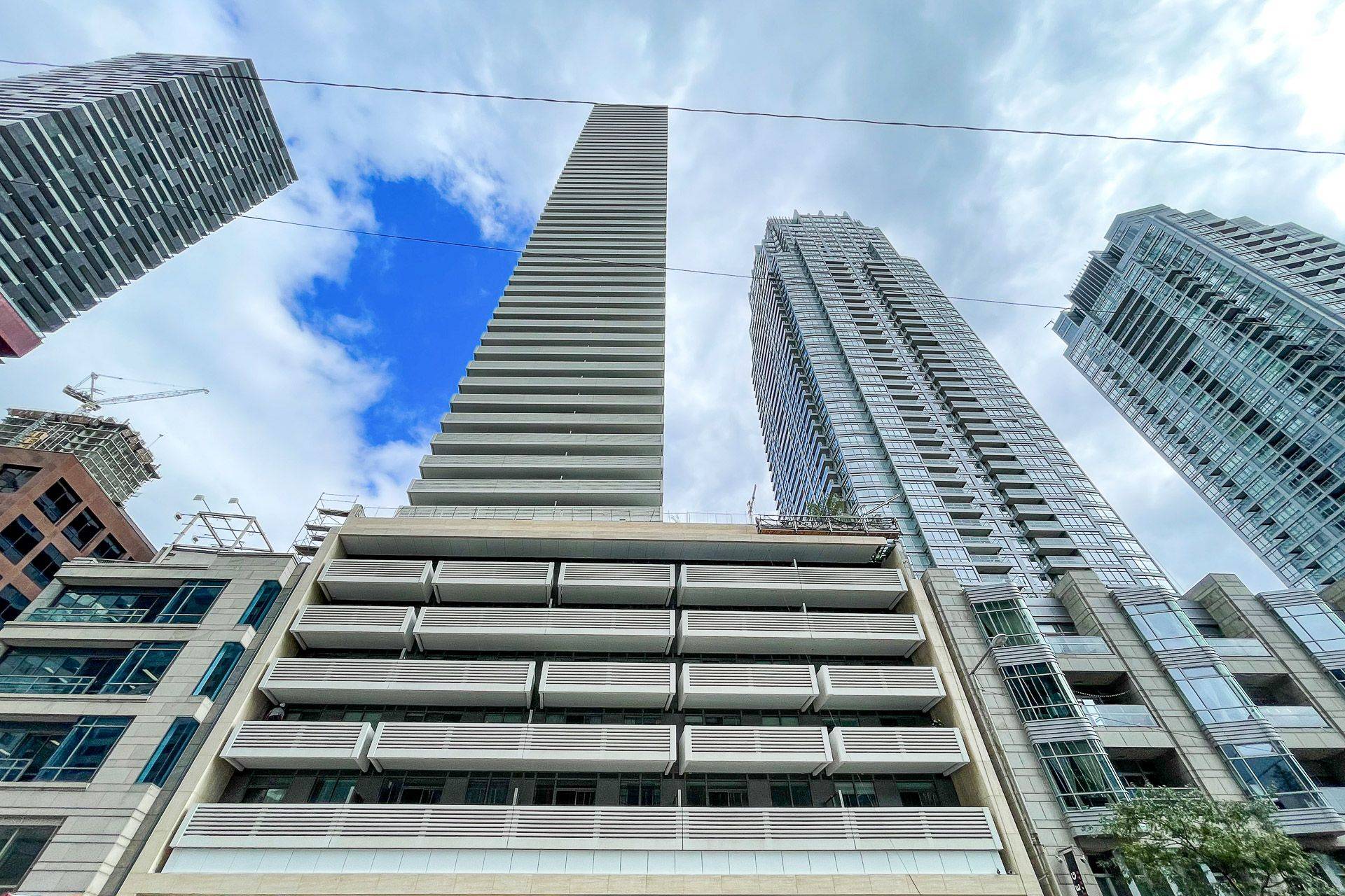 Toronto C10, ON M4S 2B4,2221 Yonge ST #1811