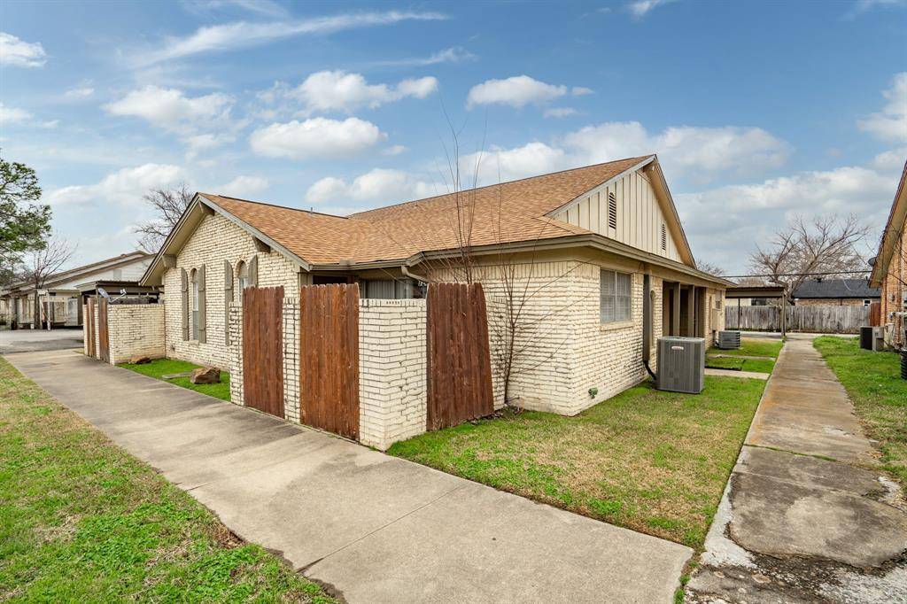 Hurst, TX 76053,724 E Pecan Street