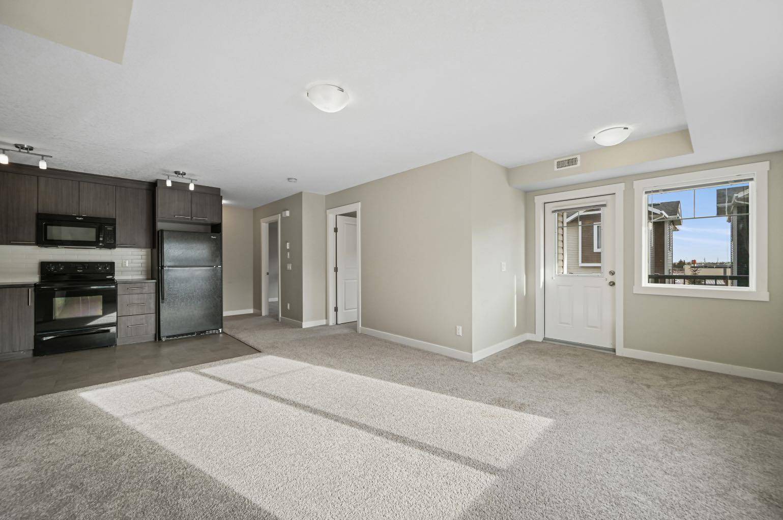 Chestermere, AB T1X 0P6,300 Marina Drive #196