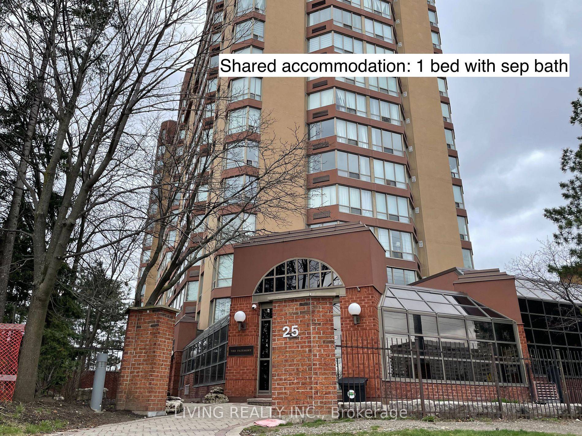 Mississauga, ON L5B 3Y8,25 Fairview RD W #1101Rm2