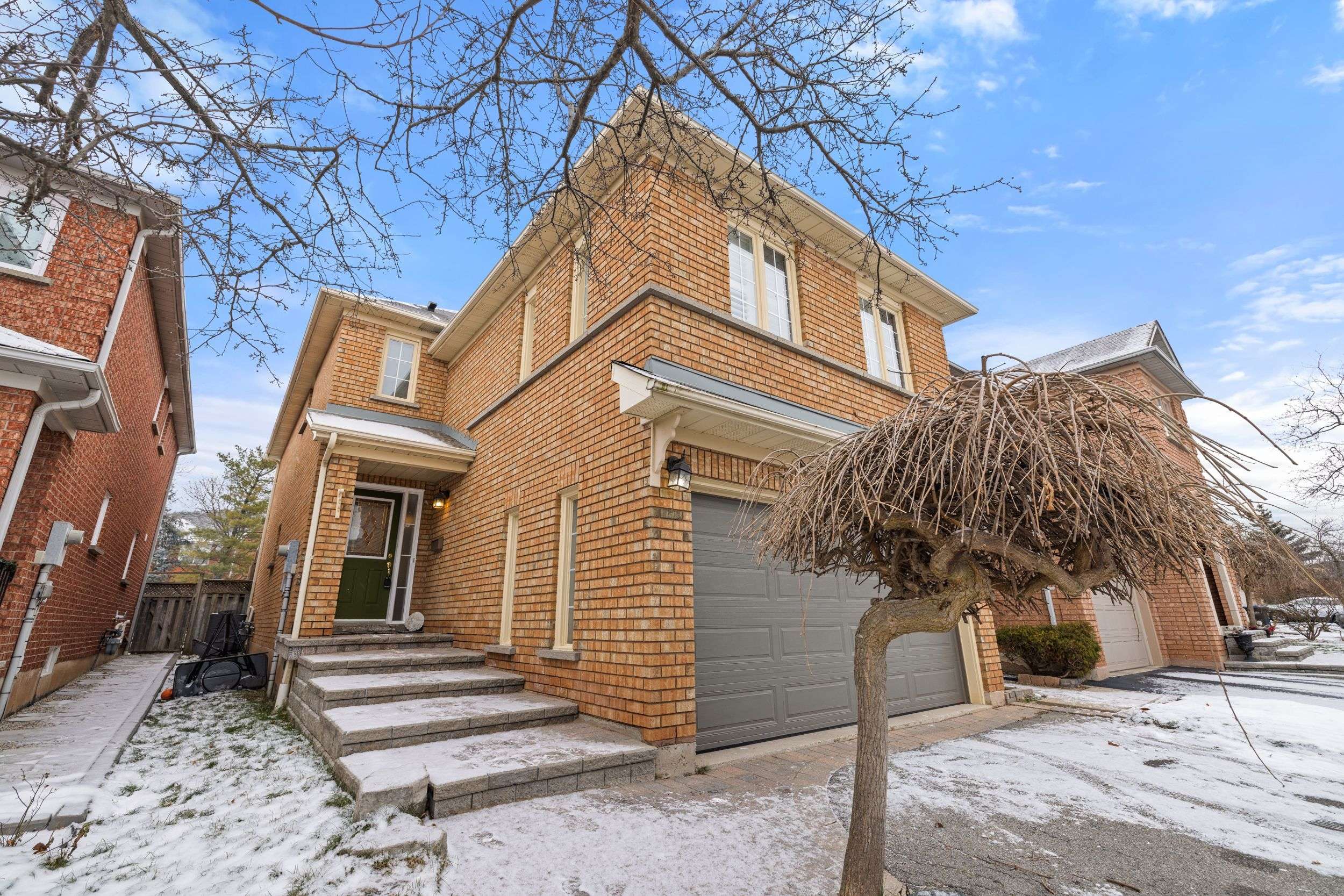 Mississauga, ON L5M 5L2,2549 Scarth CT