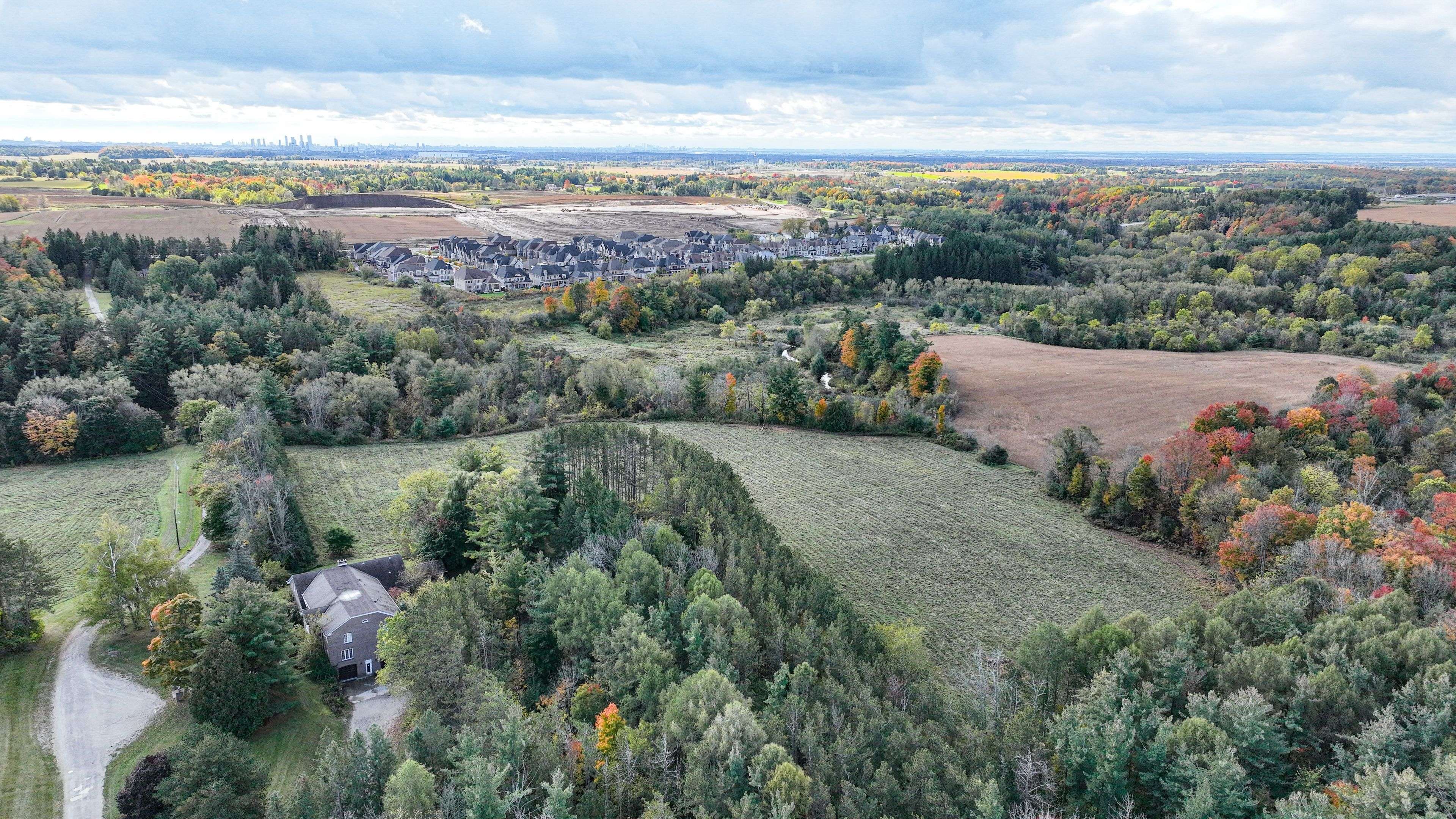 King, ON L7B 1E4,2720 King RD