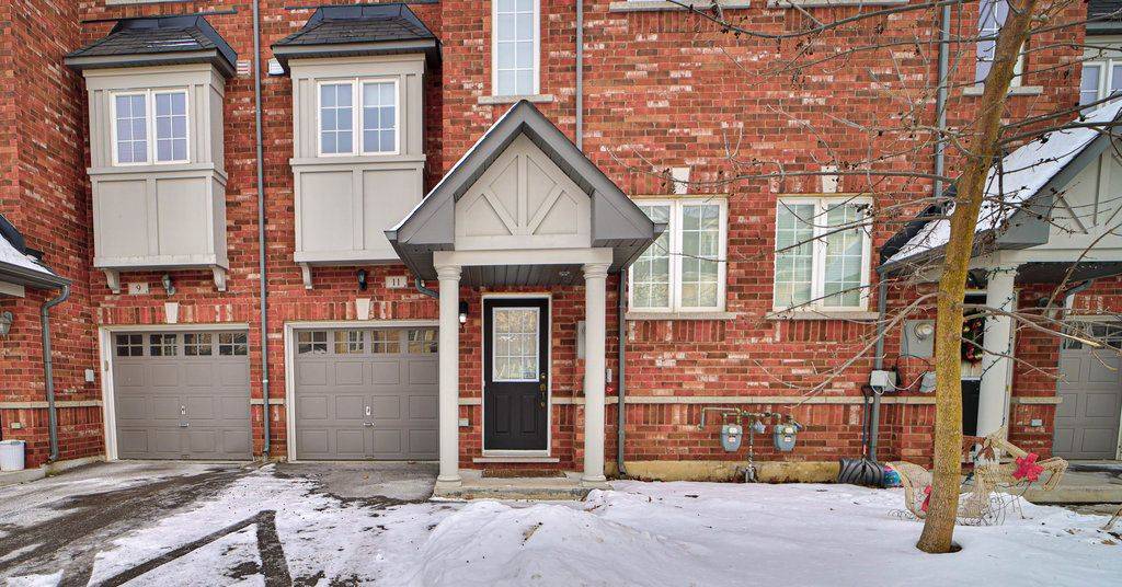 Richmond Hill, ON L4E 4L4,15 Old Colony RD #11