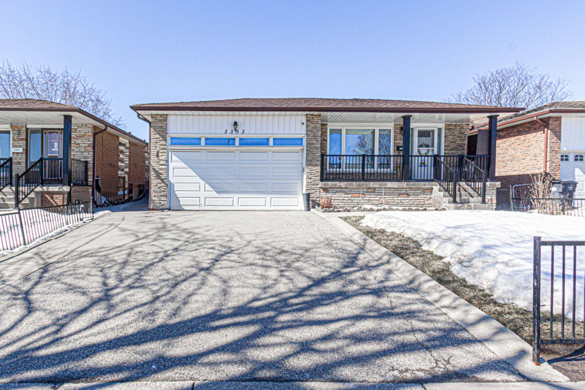 Mississauga, ON L4T 3N3,3393 Brandon Gate DR