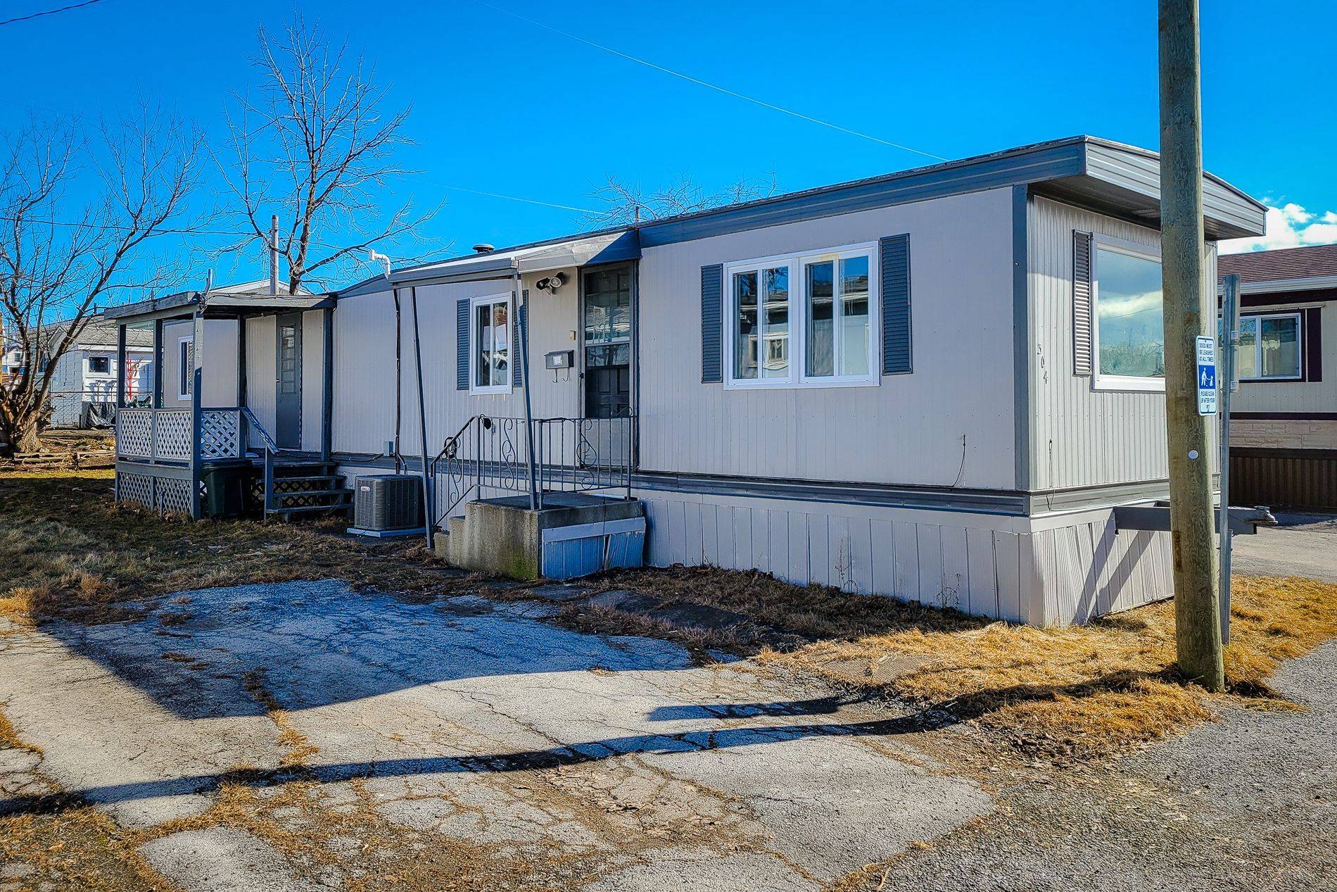 241 St. Paul ST W #304, St. Catharines, ON L2S 2E5