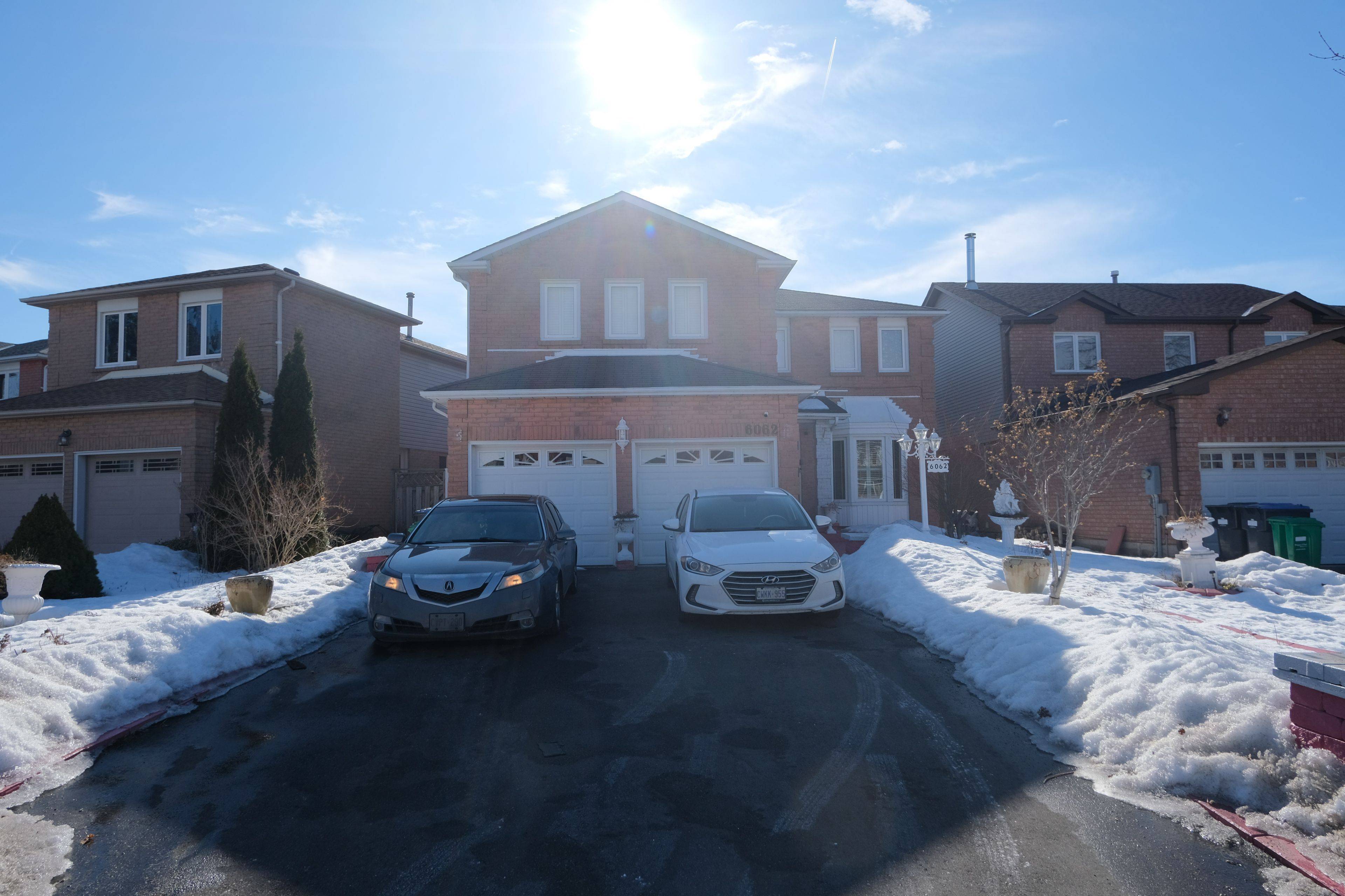 Mississauga, ON L5N 5C5,6062 Prairie CIR