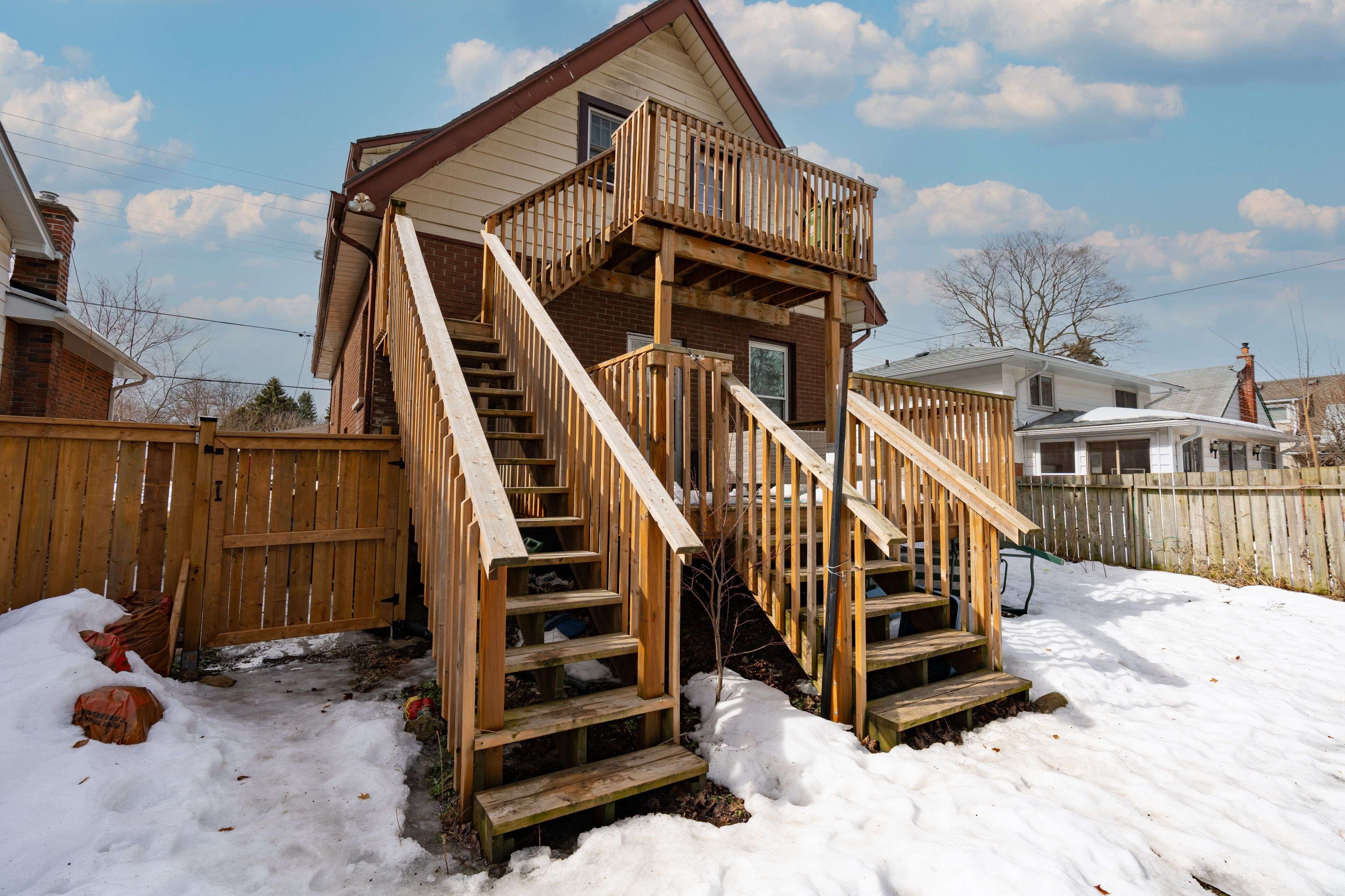 London, ON N6H 2J4,121 Britannia AVE