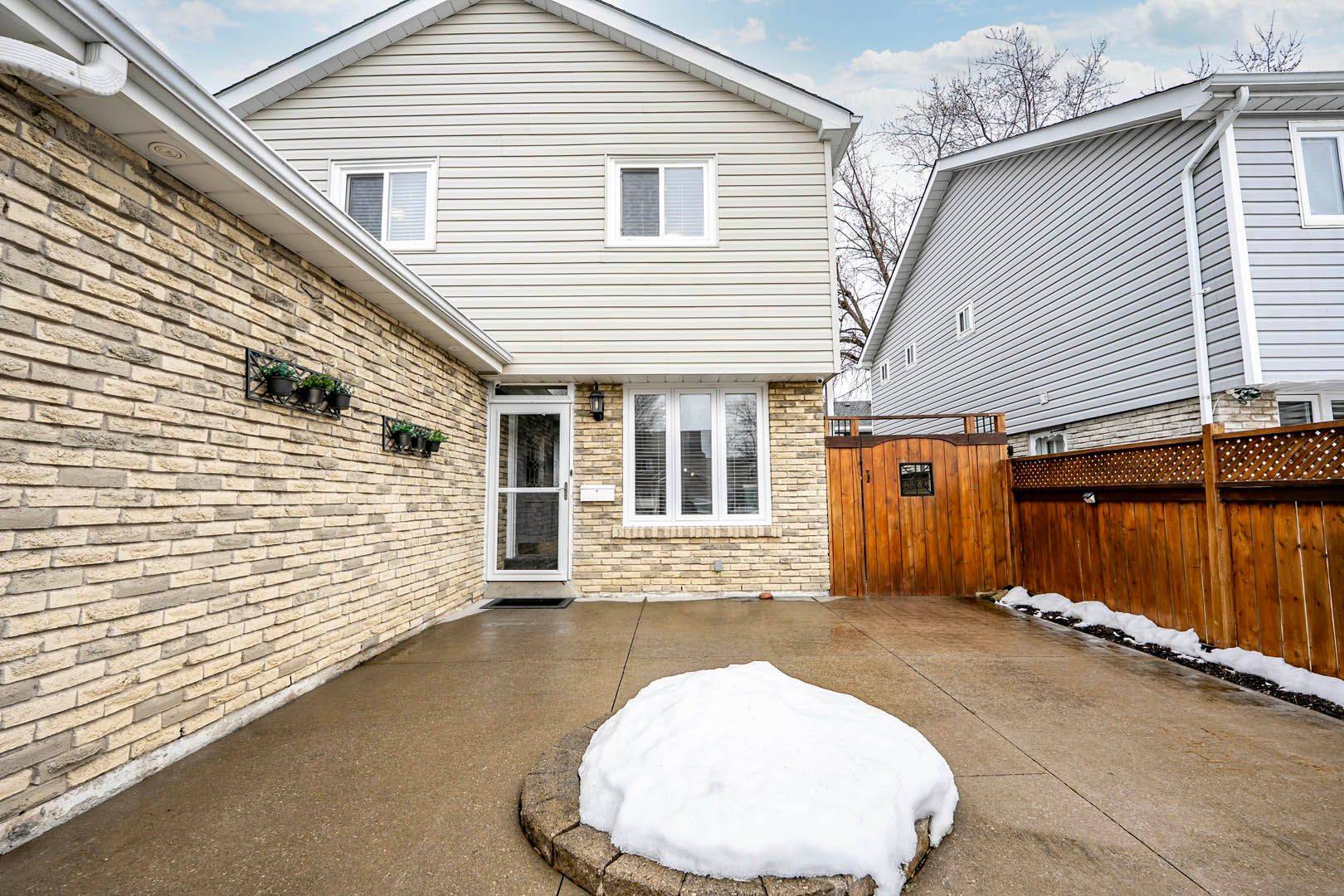 Brampton, ON L6Z 1B9,18 Nottawasaga CRES