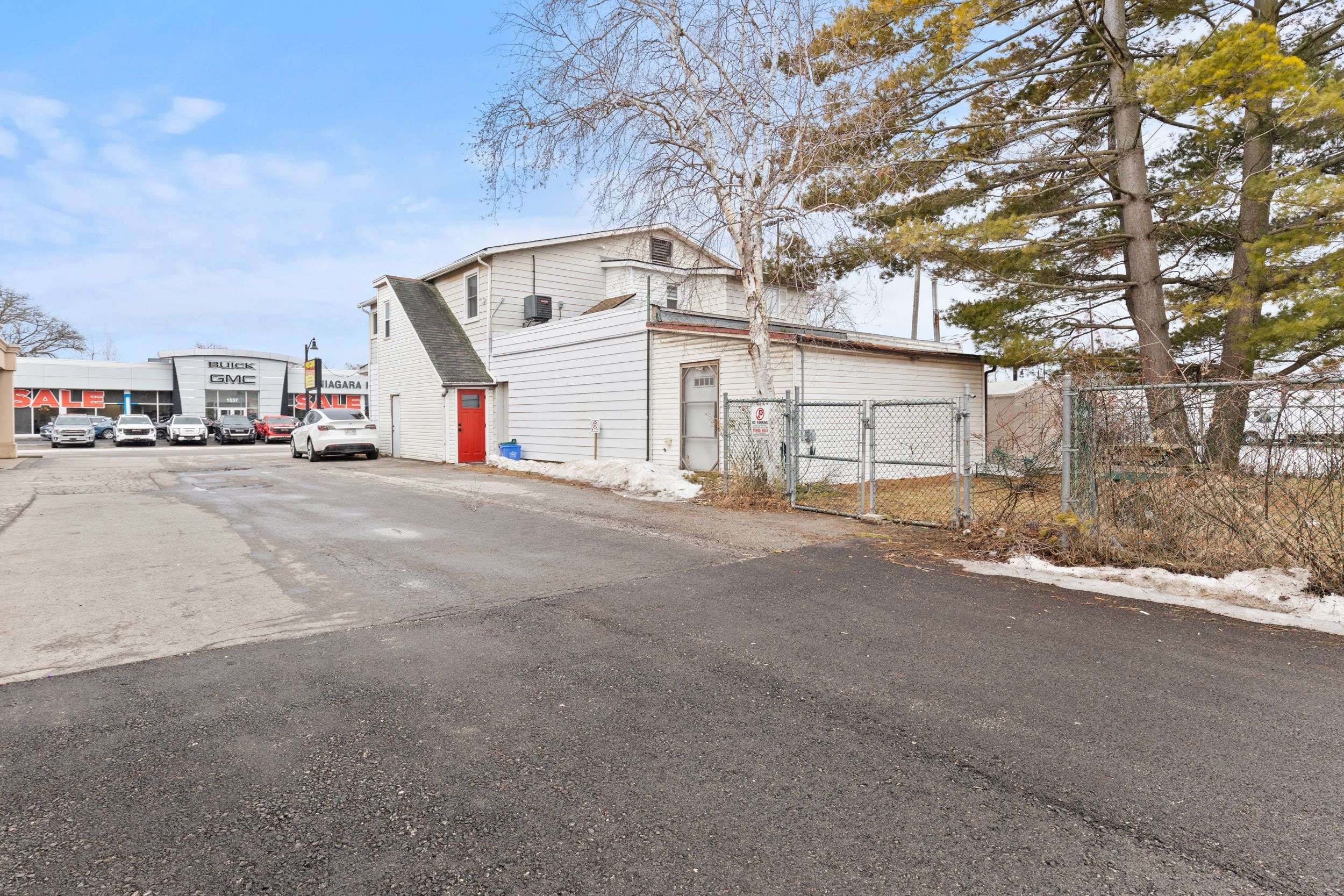 Niagara-on-the-lake, ON L0S 1J0,1530 NIAGARA STONE RD