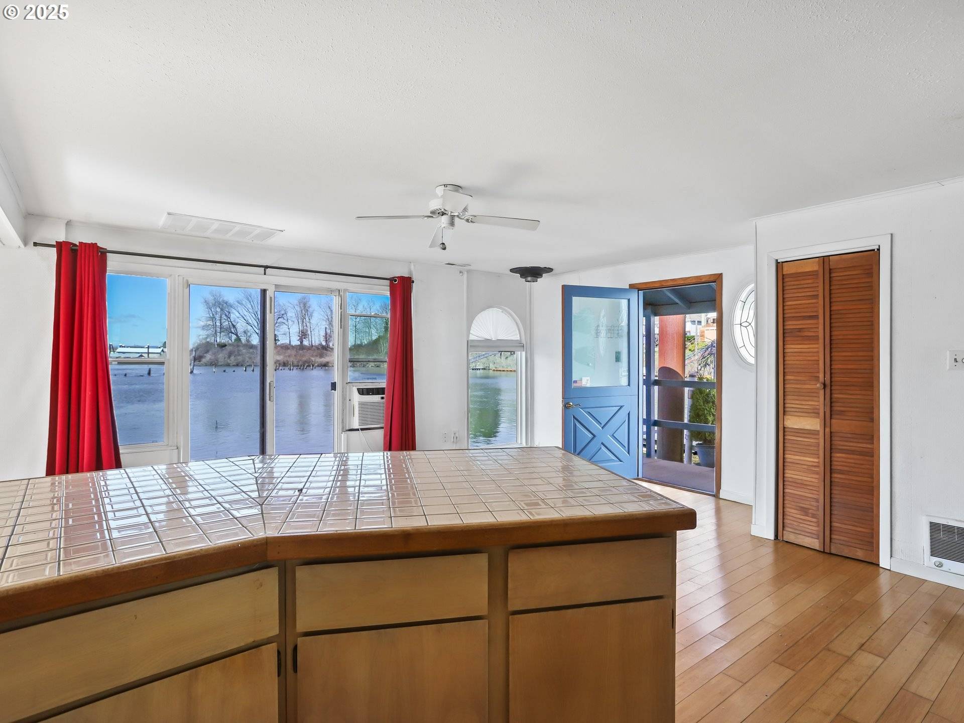 Portland, OR 97217,580 N Tomahawk Island DR