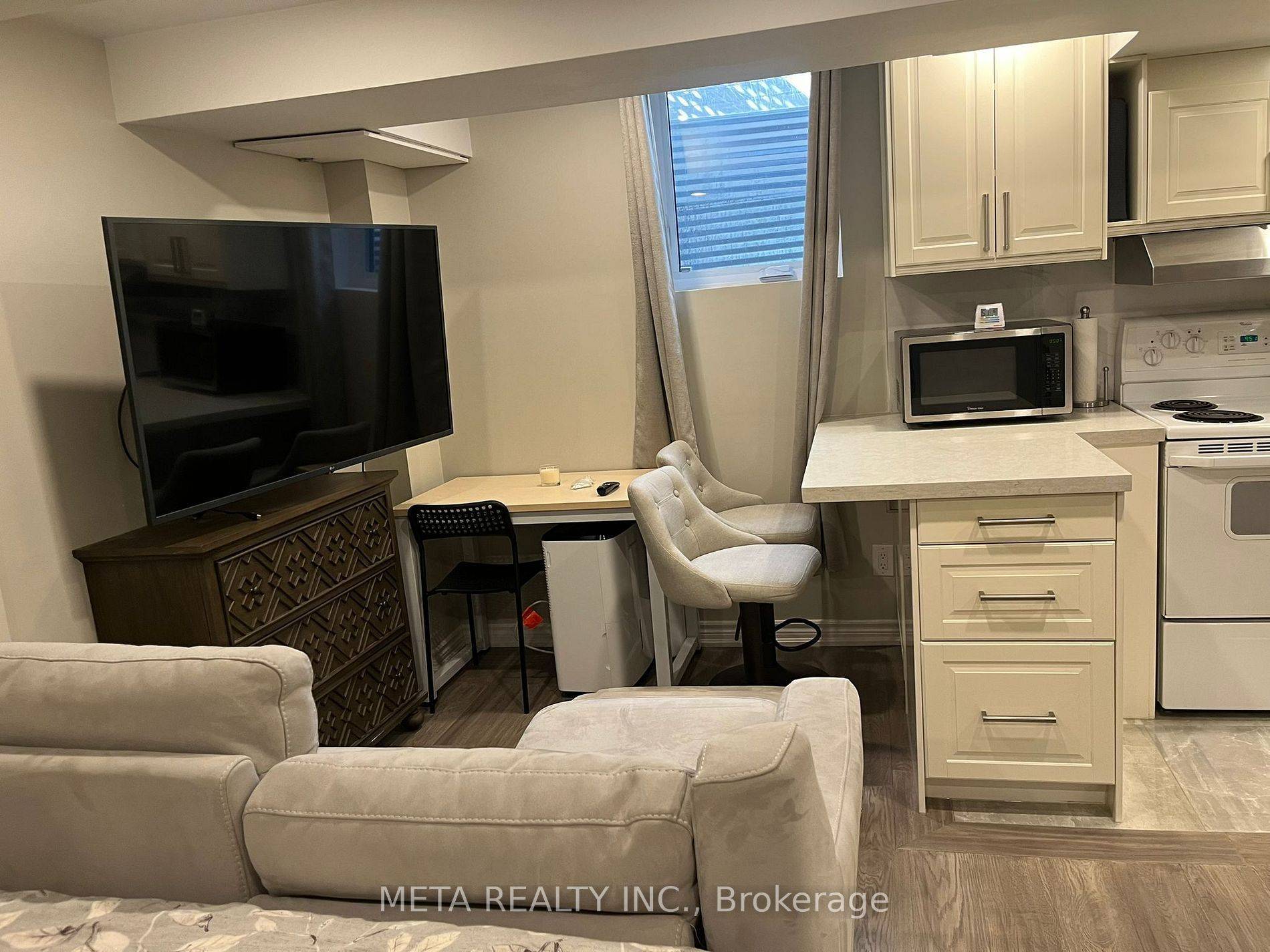 Mississauga, ON L5N 8J3,7568 Doverwood DR