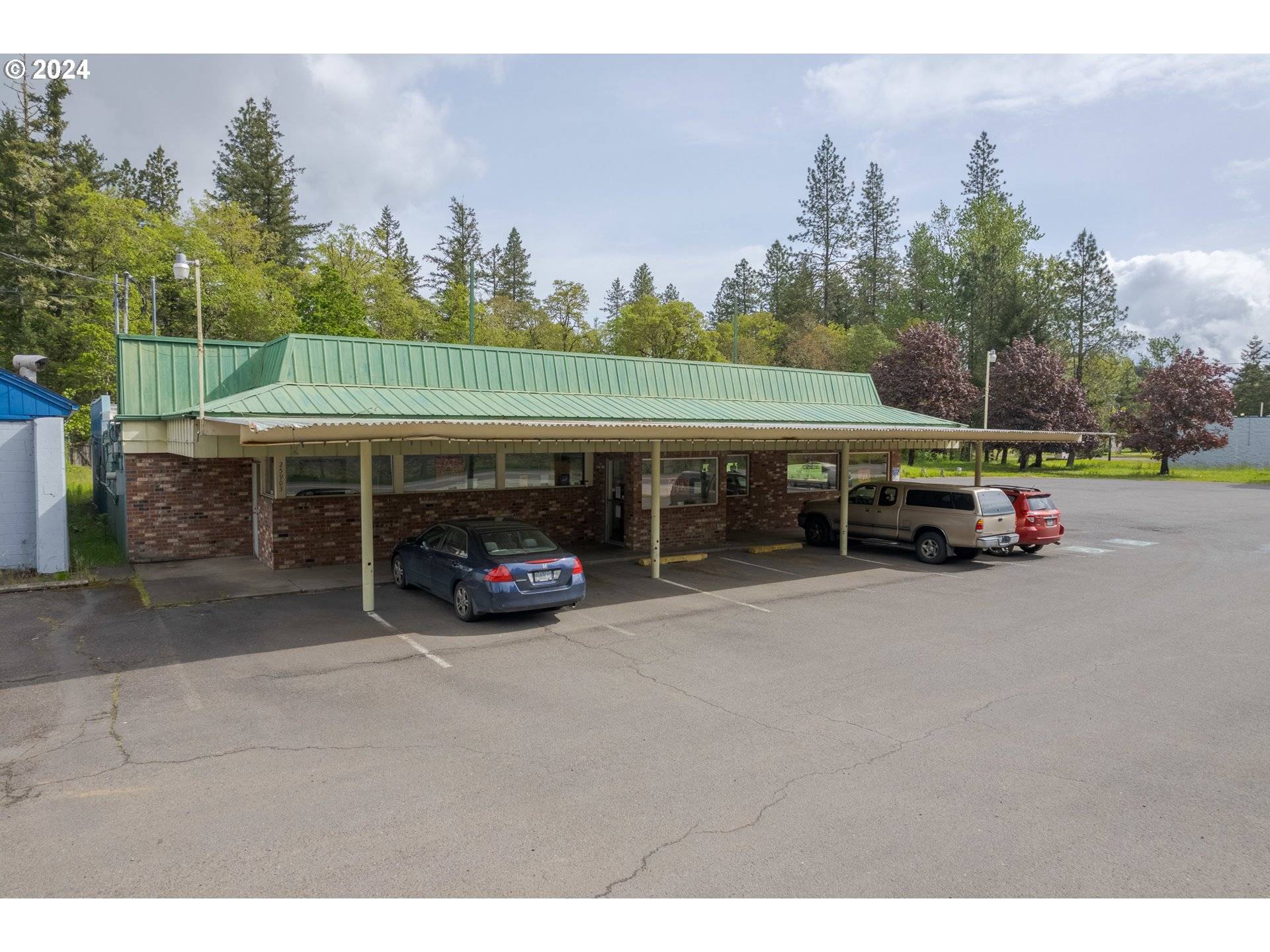 Veneta, OR 97487,25903 HIGHWAY 126