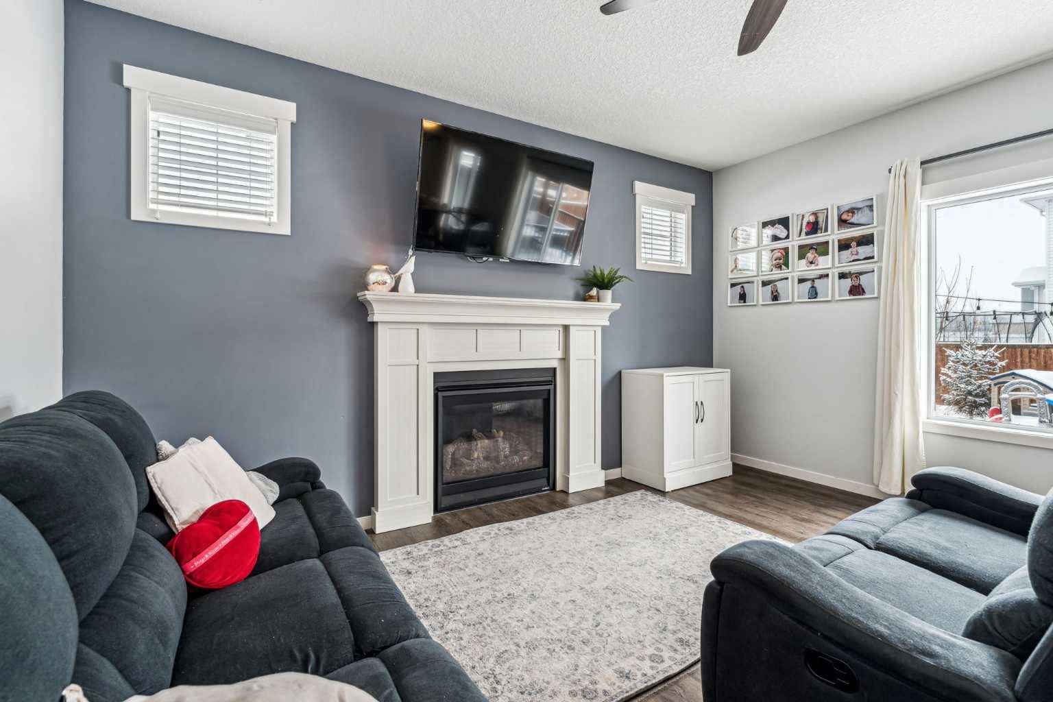 Strathmore, AB T1P 0G2,728 Edgefield CRES