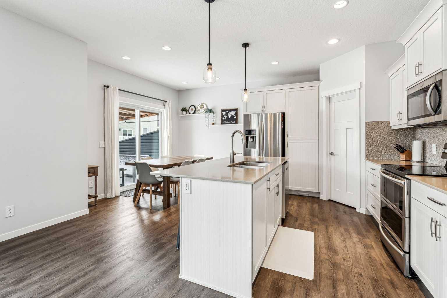 Strathmore, AB T1P 0G2,728 Edgefield CRES