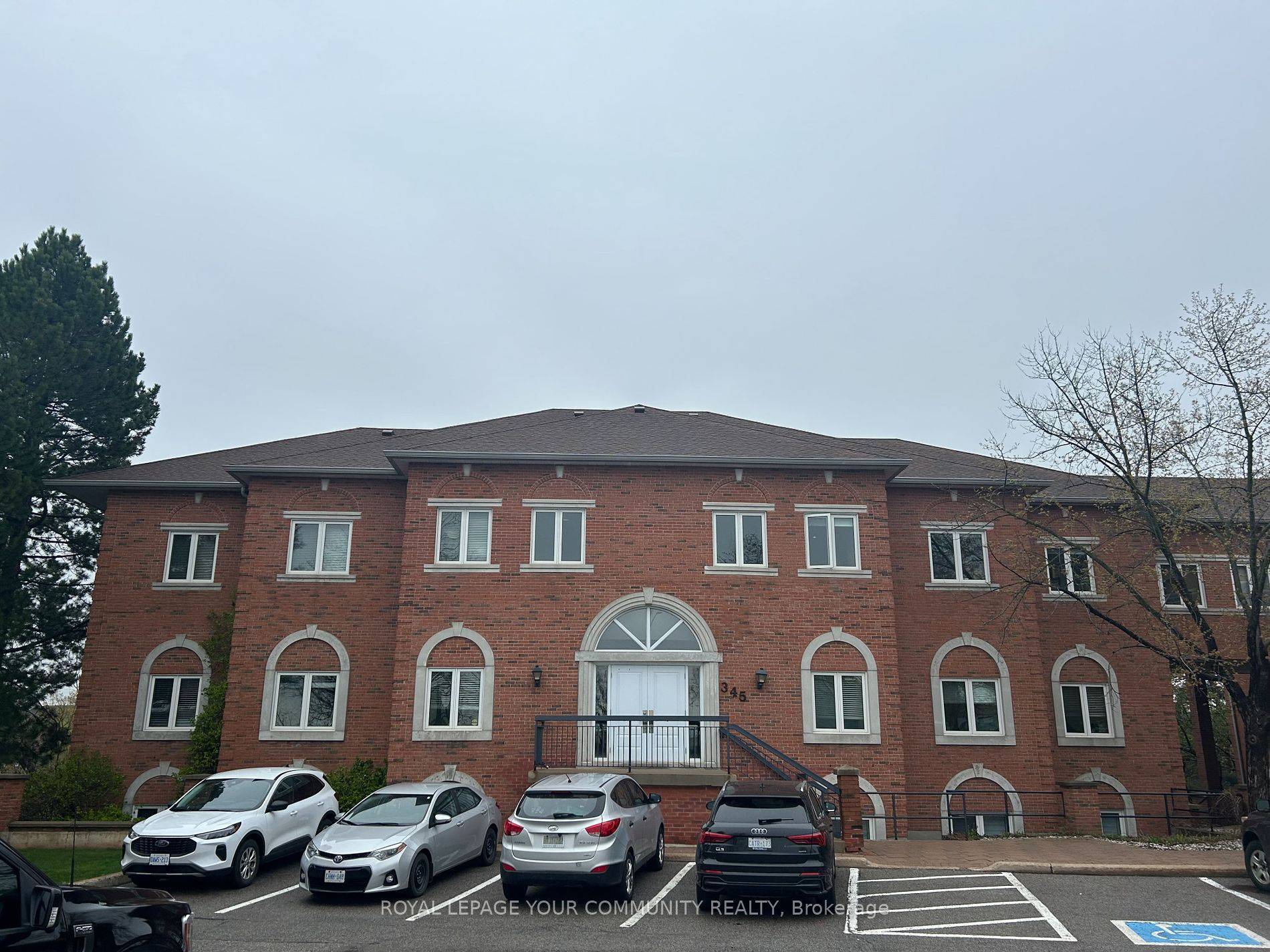 Markham, ON L3R 9S9,345 Renfrew DR #301