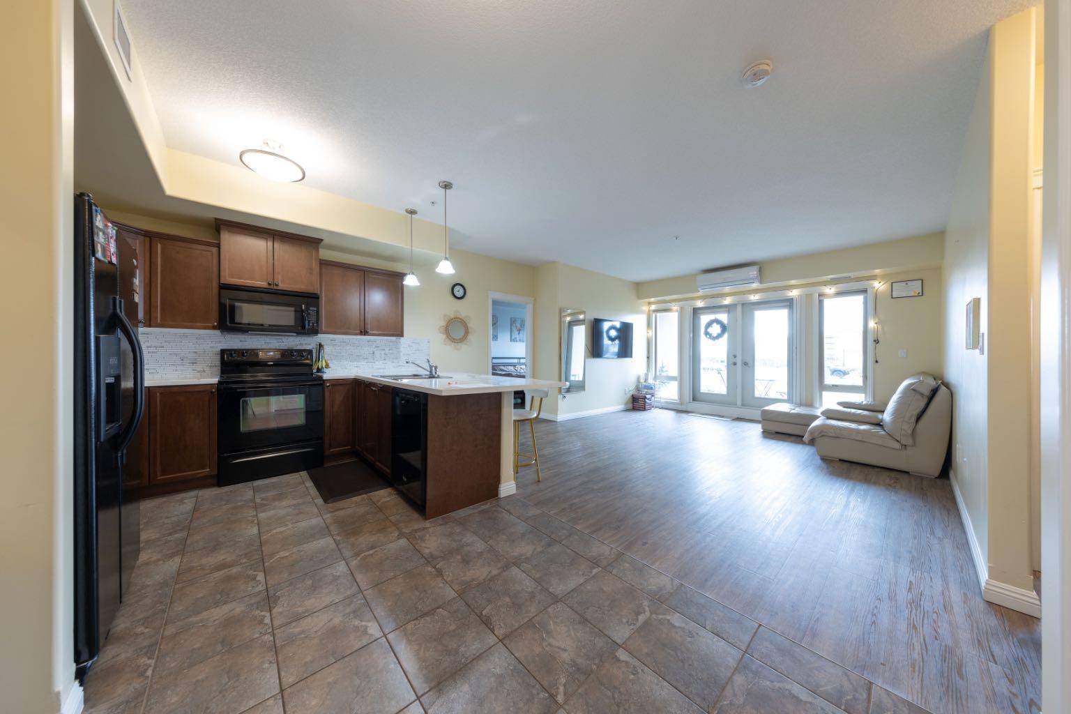 Lloydminster, AB T9V2H9,4102 69 AVE #108