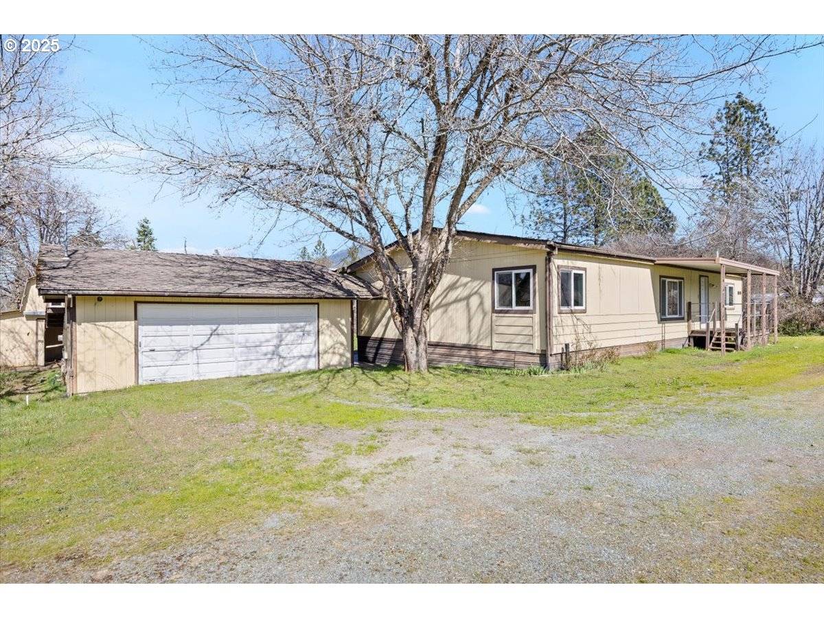 Grants Pass, OR 97526,3064 CAMP JOY RD