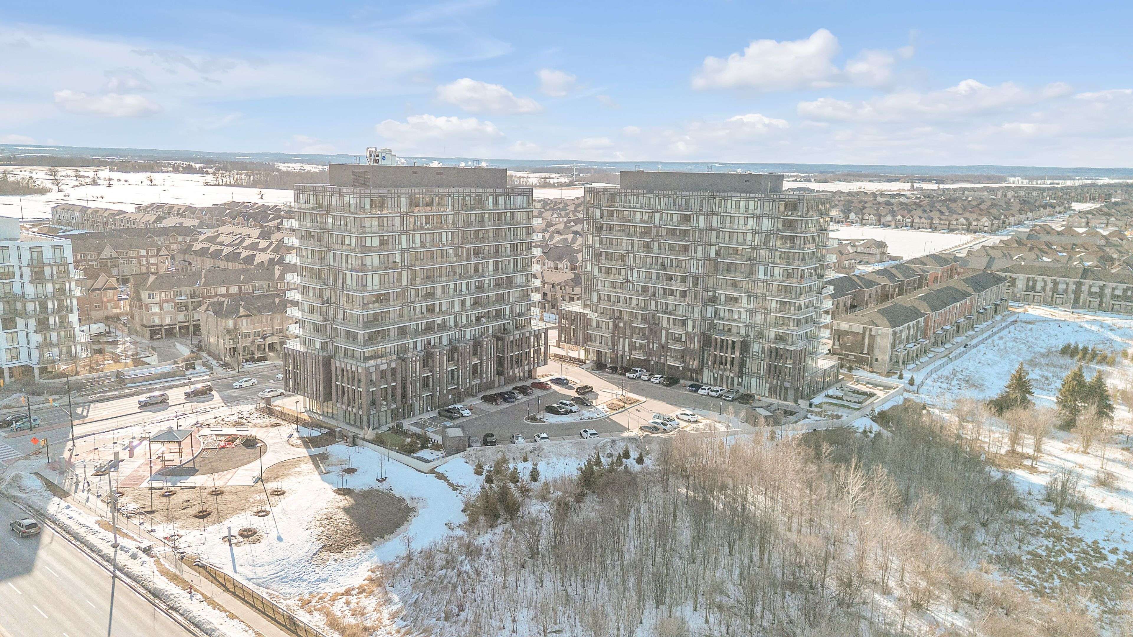 Brampton, ON L7A 4S6,215 Veterans DR #907