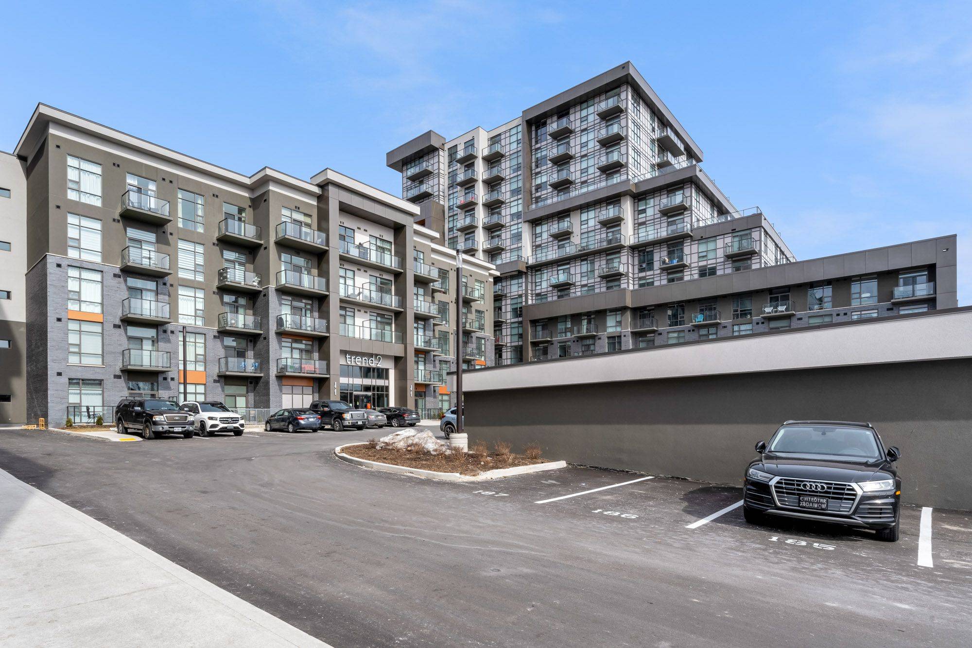 Hamilton, ON L8B 2A5,460 Dundas ST E #1203