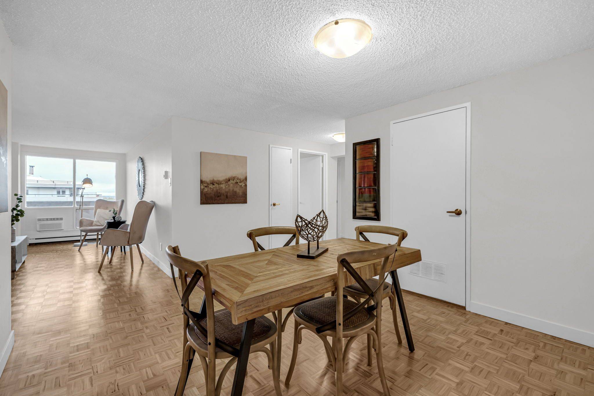 Vanier And Kingsview Park, ON K1L 8C9,158B MCARTHUR AVE #1906