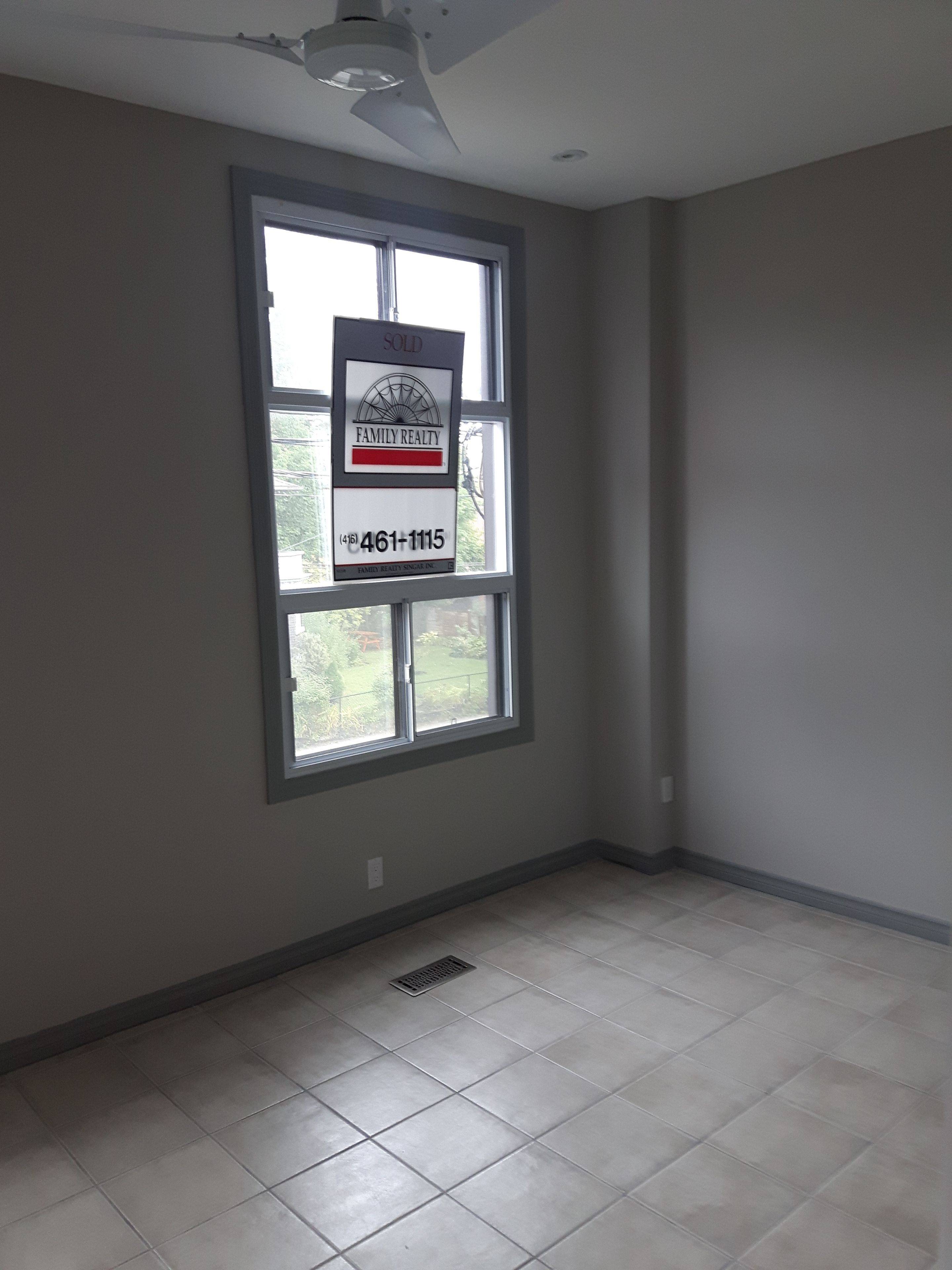 Toronto E01, ON M4M 2G9,304 Broadview AVE E #Upper